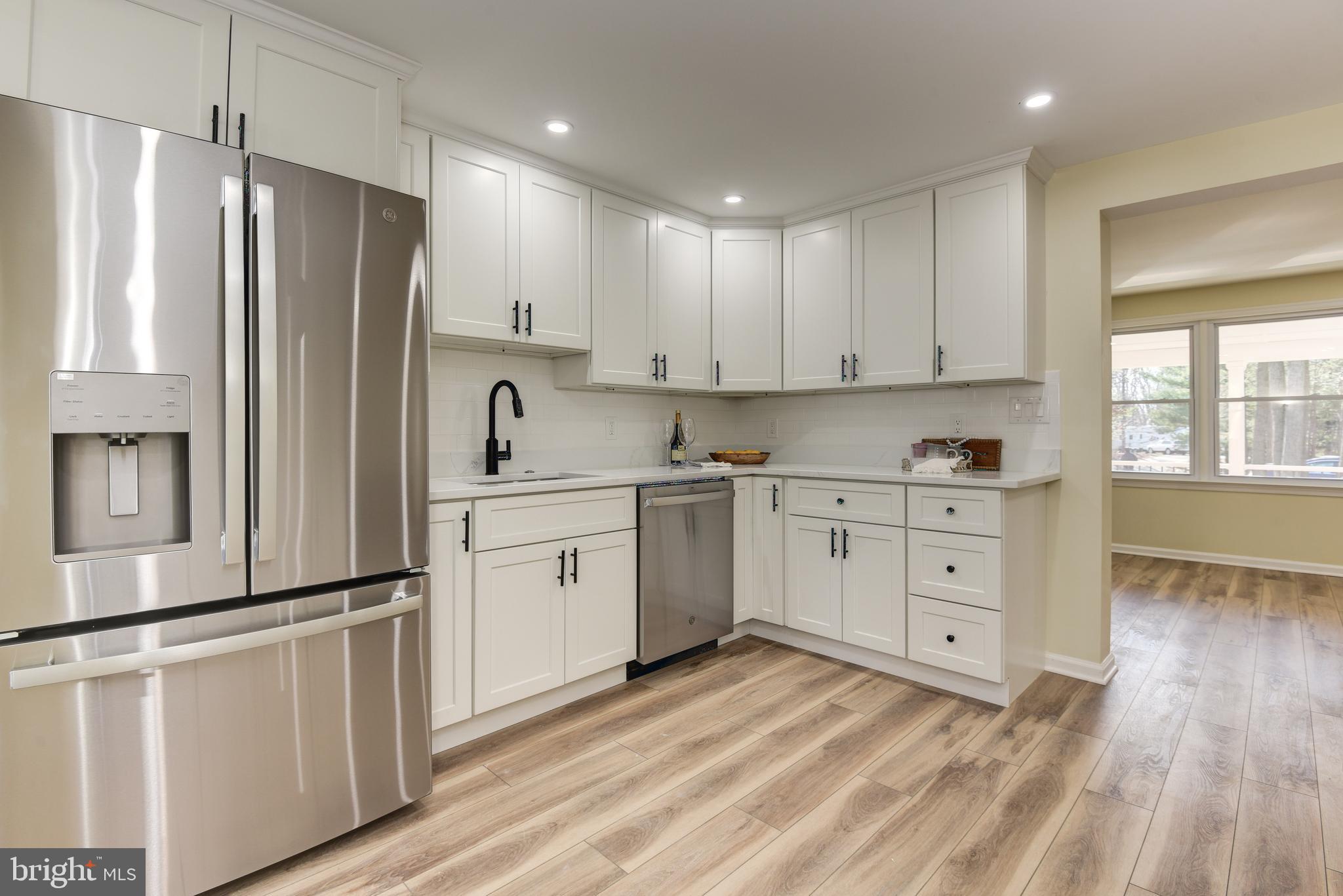 SKYLINE MANOR - Residential