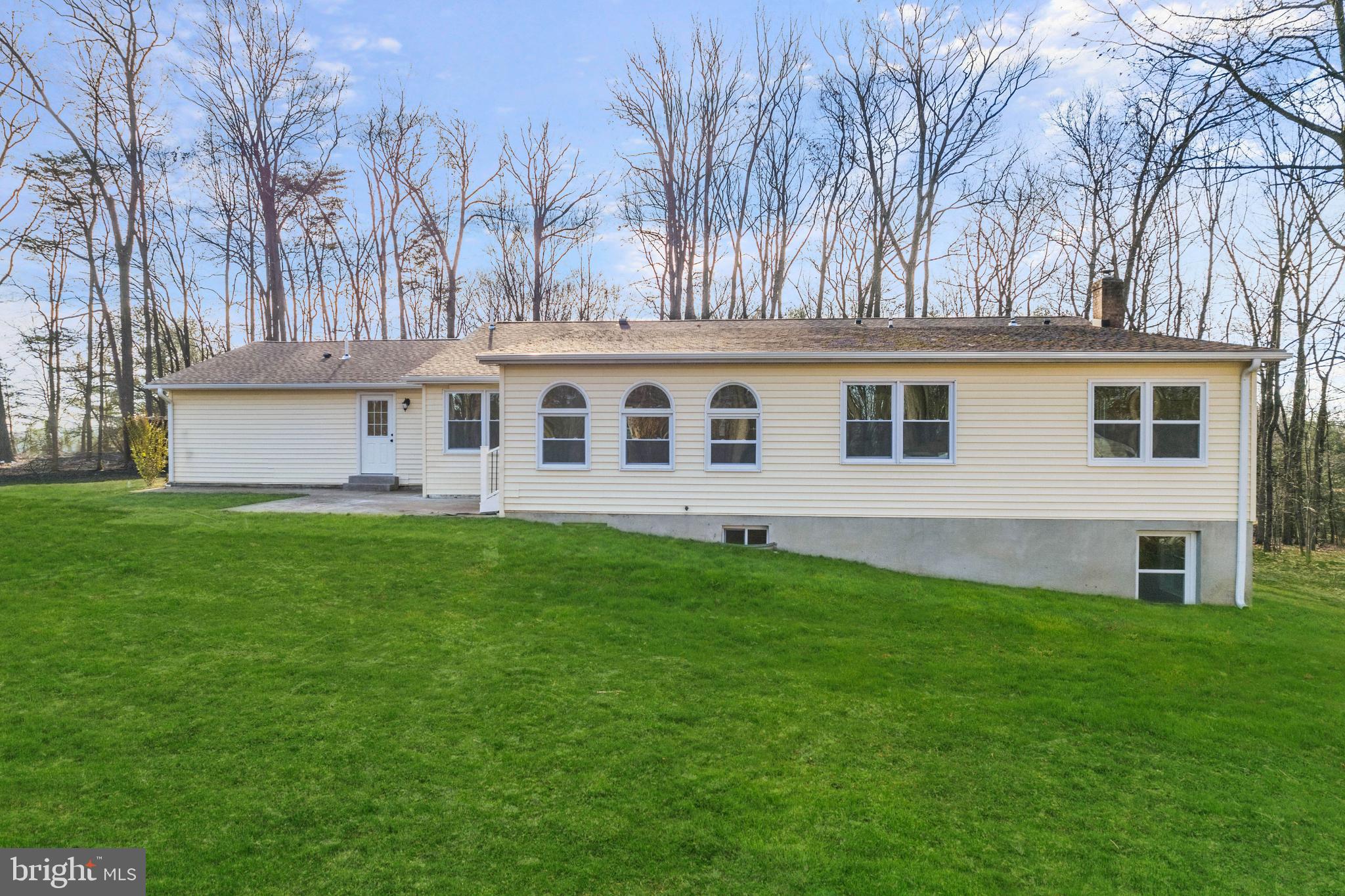 SKYLINE MANOR - Residential