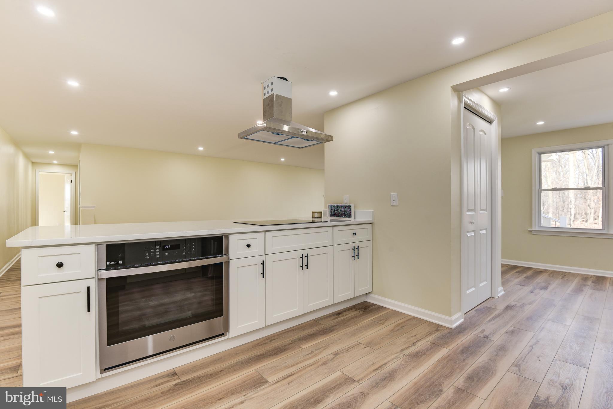 SKYLINE MANOR - Residential