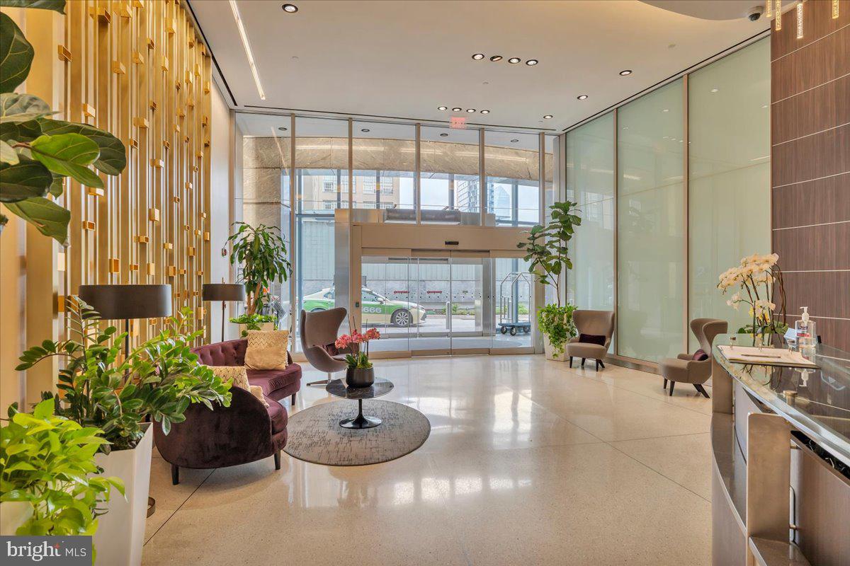 2101 MARKET STREET 00 3705
