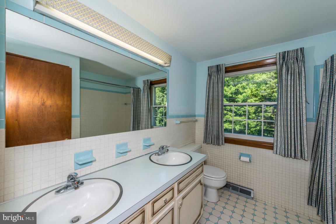 MEADOW VIEW - Residential