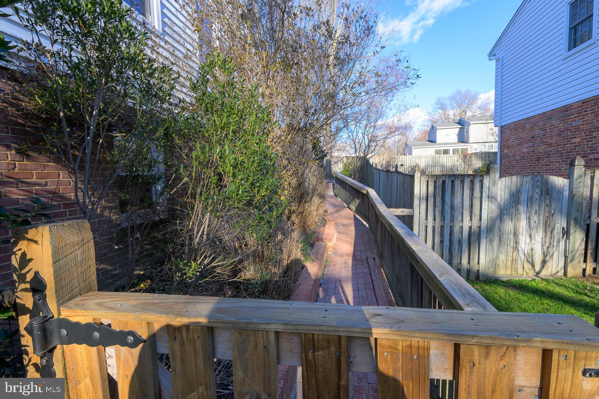 RIVERSIDE ESTATES - Residential