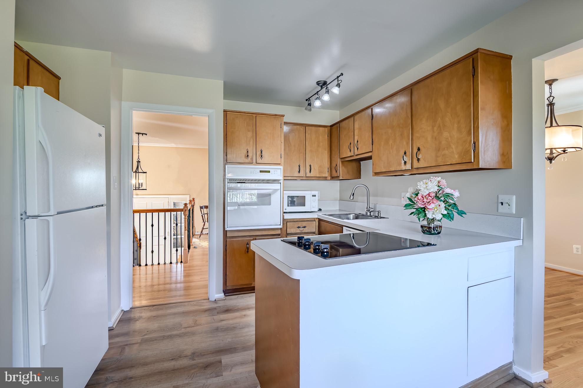 RIVERSIDE ESTATES - Residential