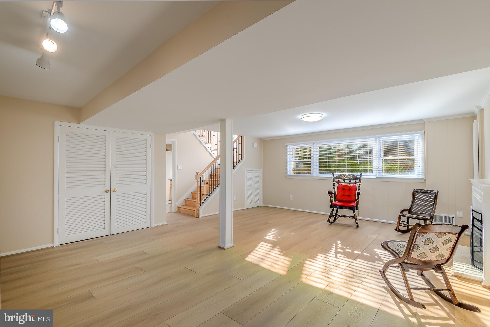 RIVERSIDE ESTATES - Residential