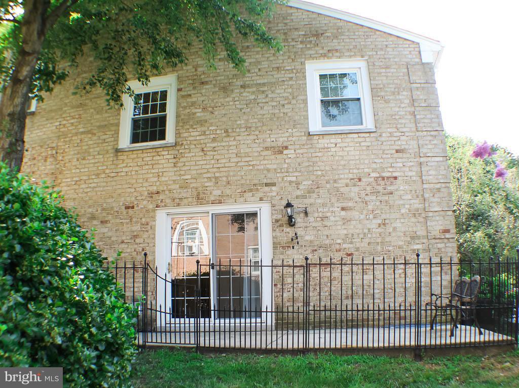 WHISKEY BOTTOM - Residential