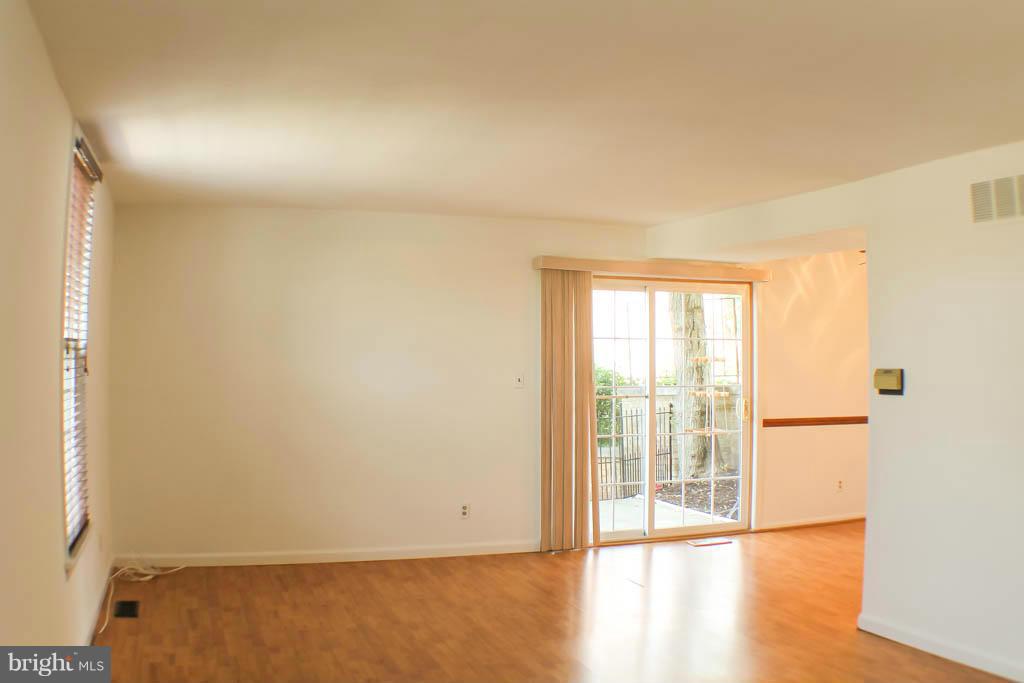 WHISKEY BOTTOM - Residential