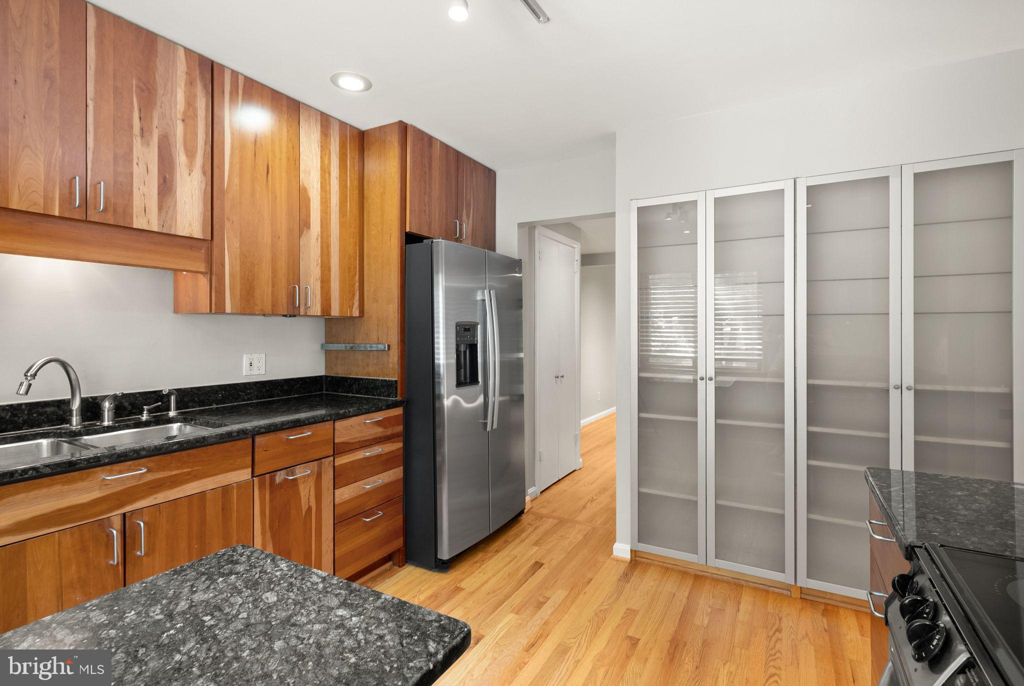 RESTON - Residential