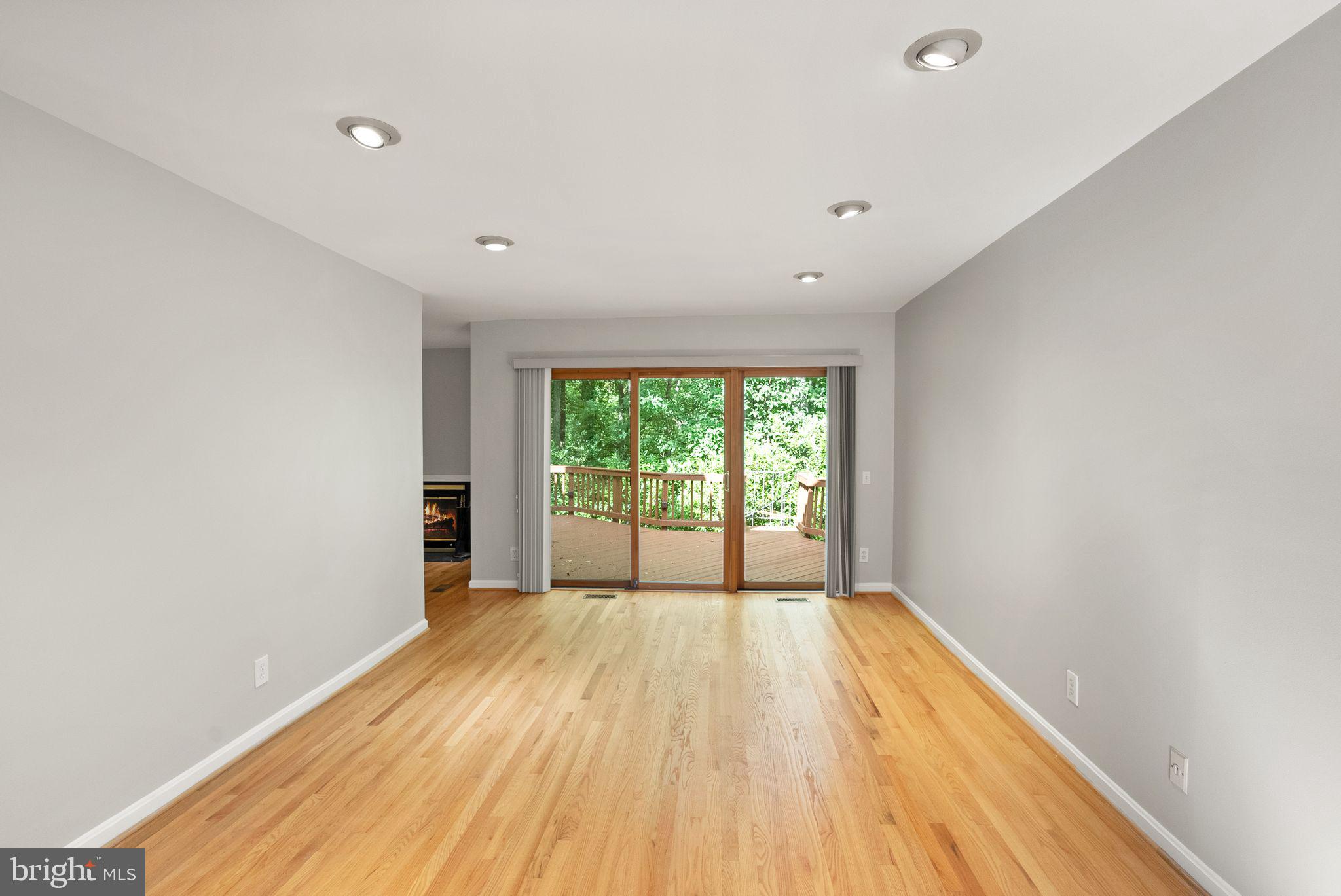 RESTON - Residential