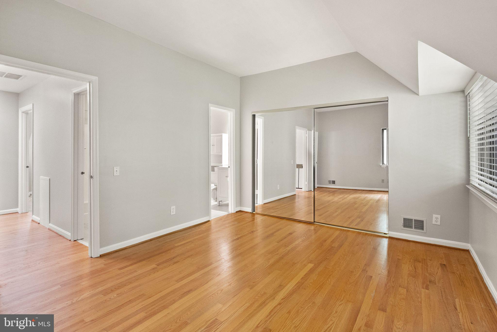 RESTON - Residential