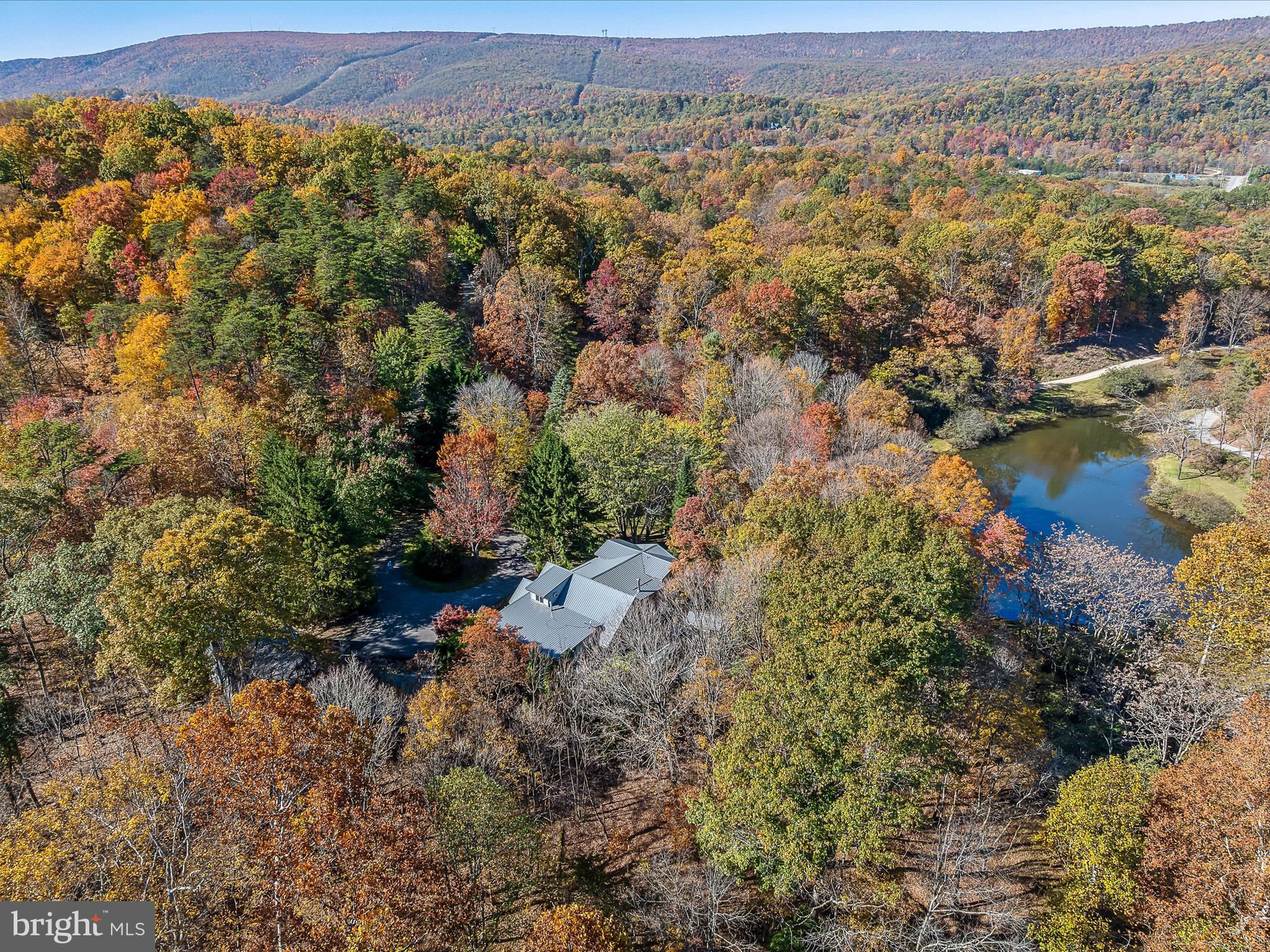 COLONIAL VILLAGE - Residential