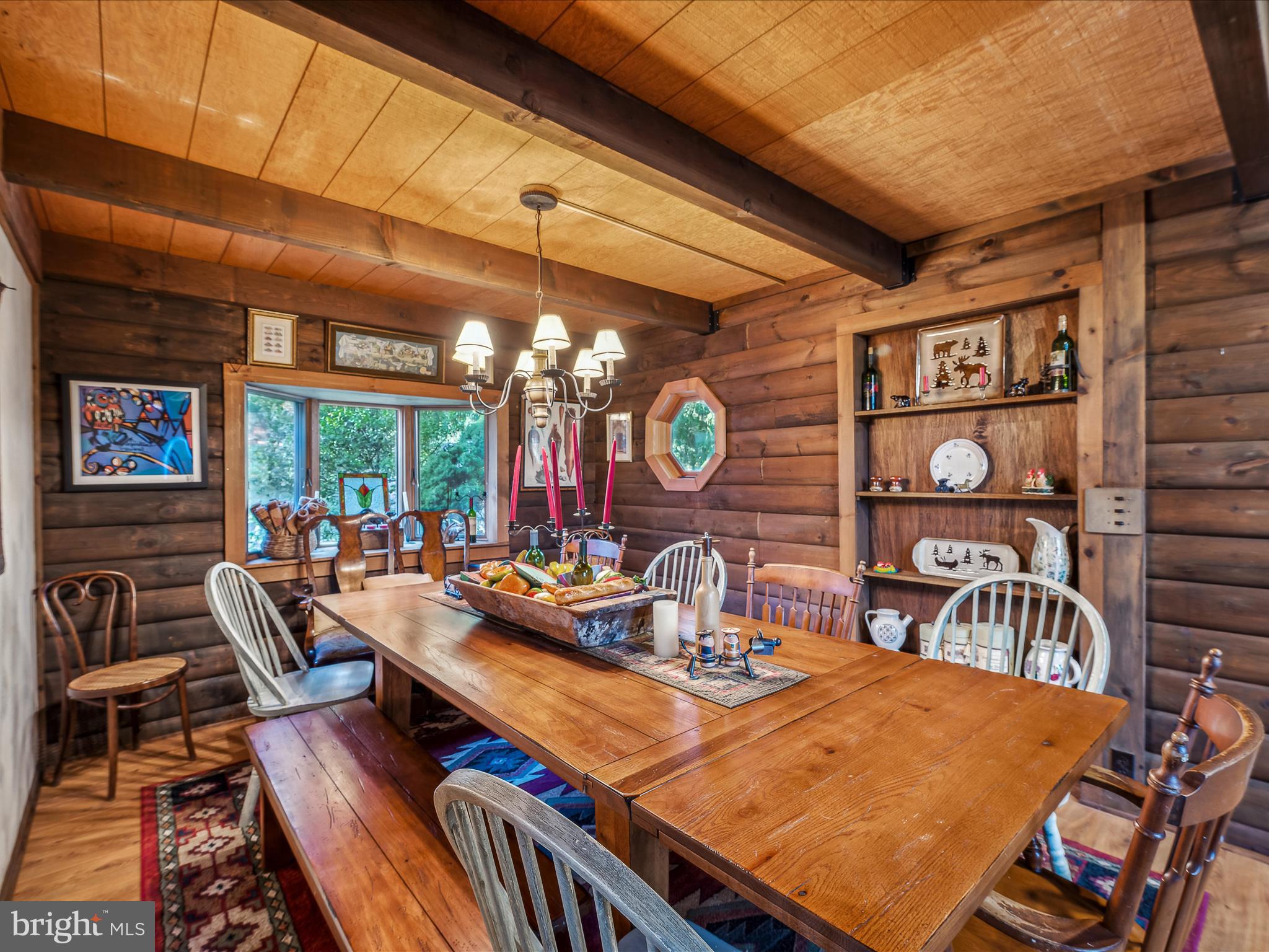 COLONIAL VILLAGE - Residential