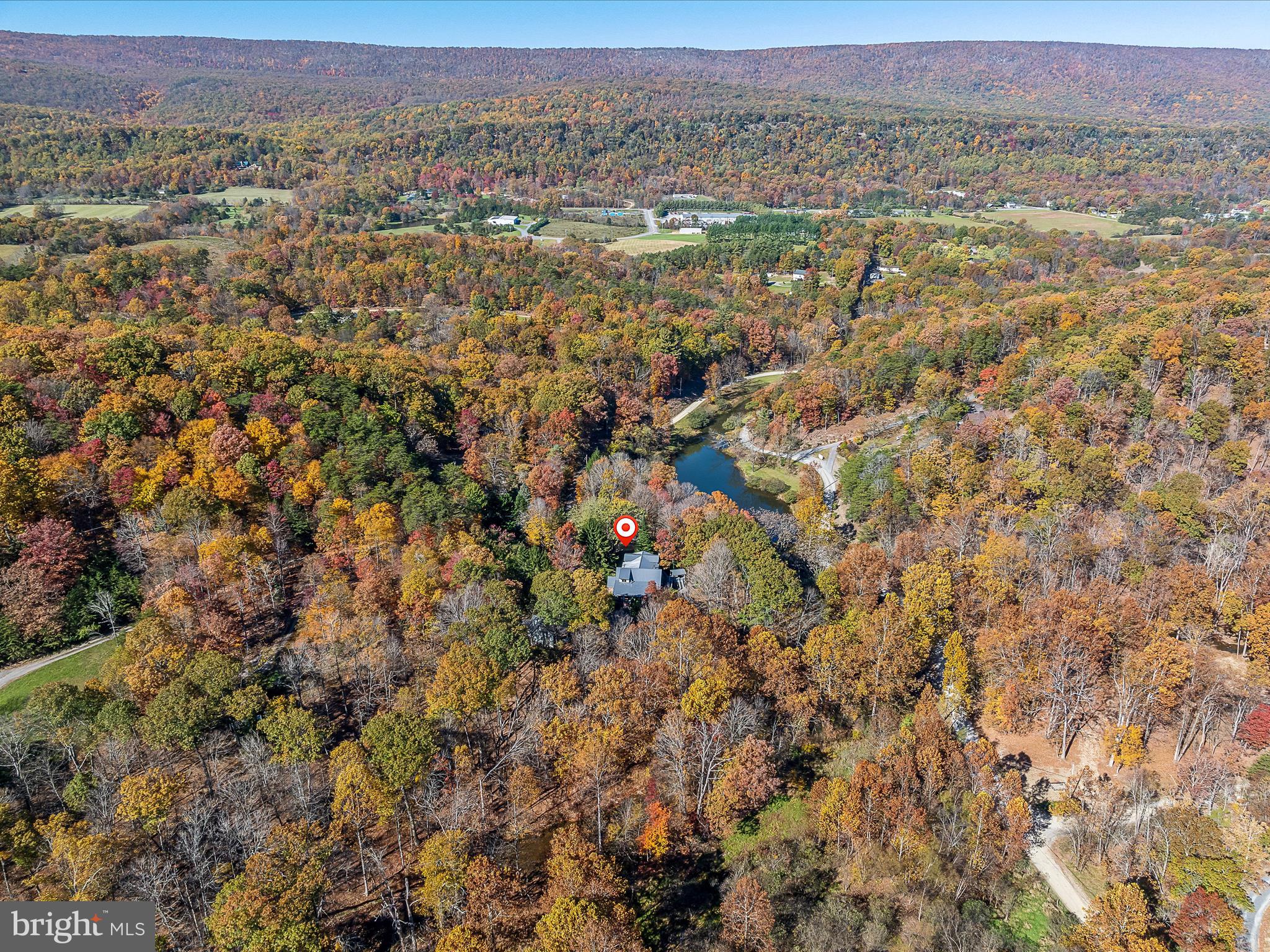 COLONIAL VILLAGE - Residential