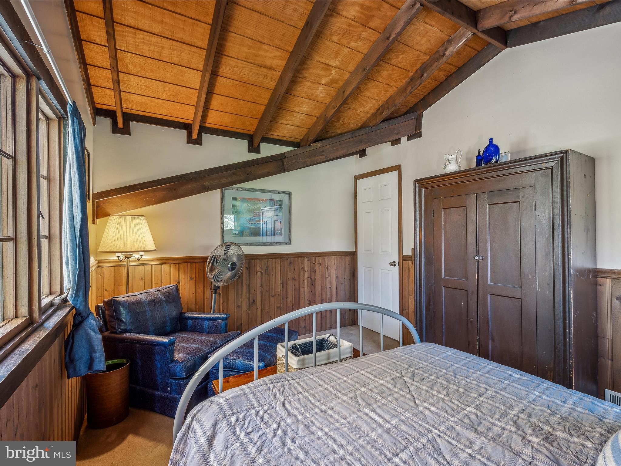 COLONIAL VILLAGE - Residential