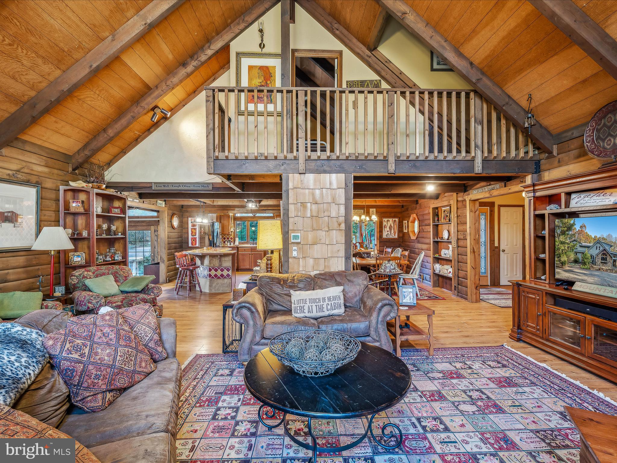 COLONIAL VILLAGE - Residential