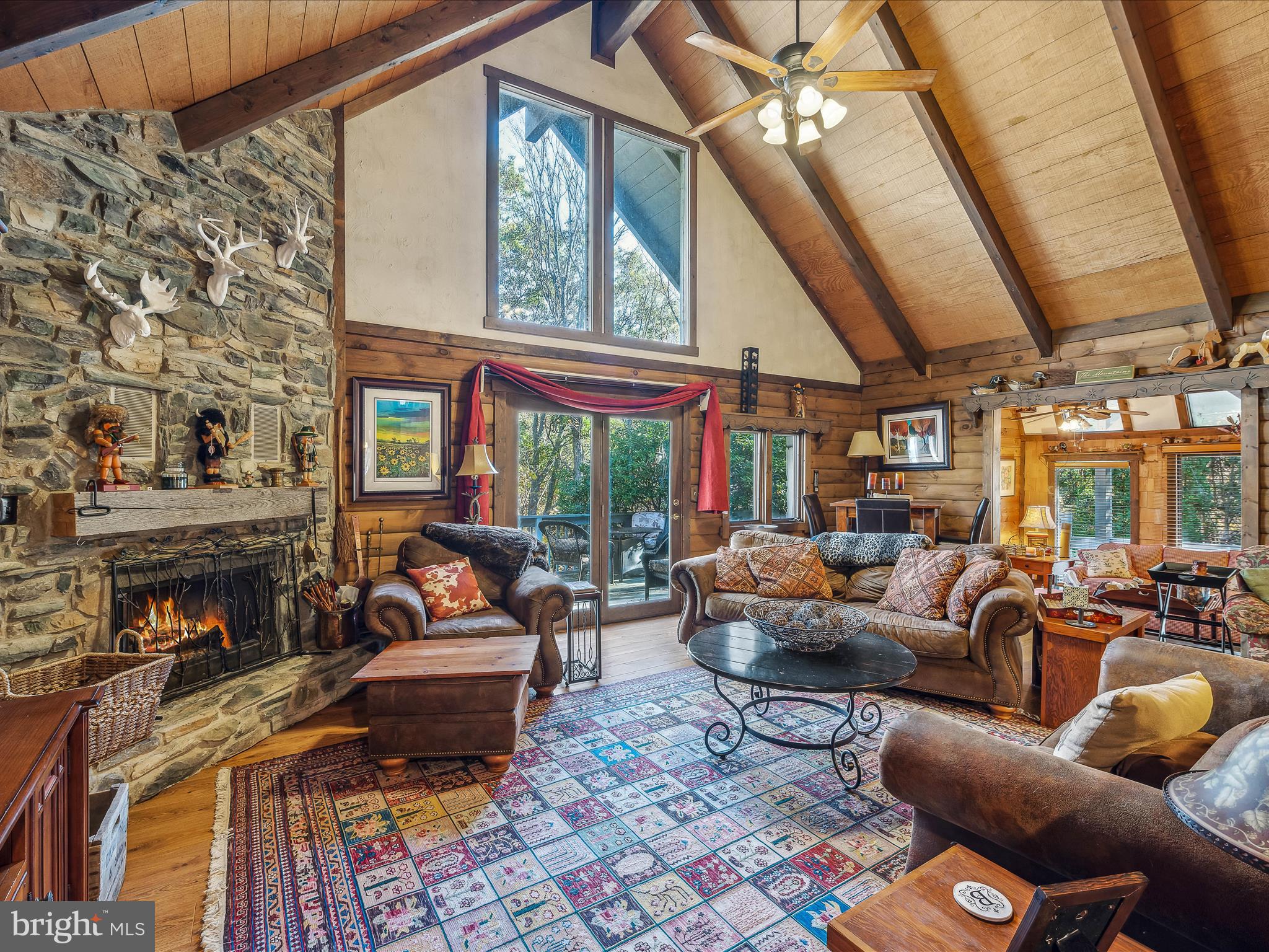 COLONIAL VILLAGE - Residential