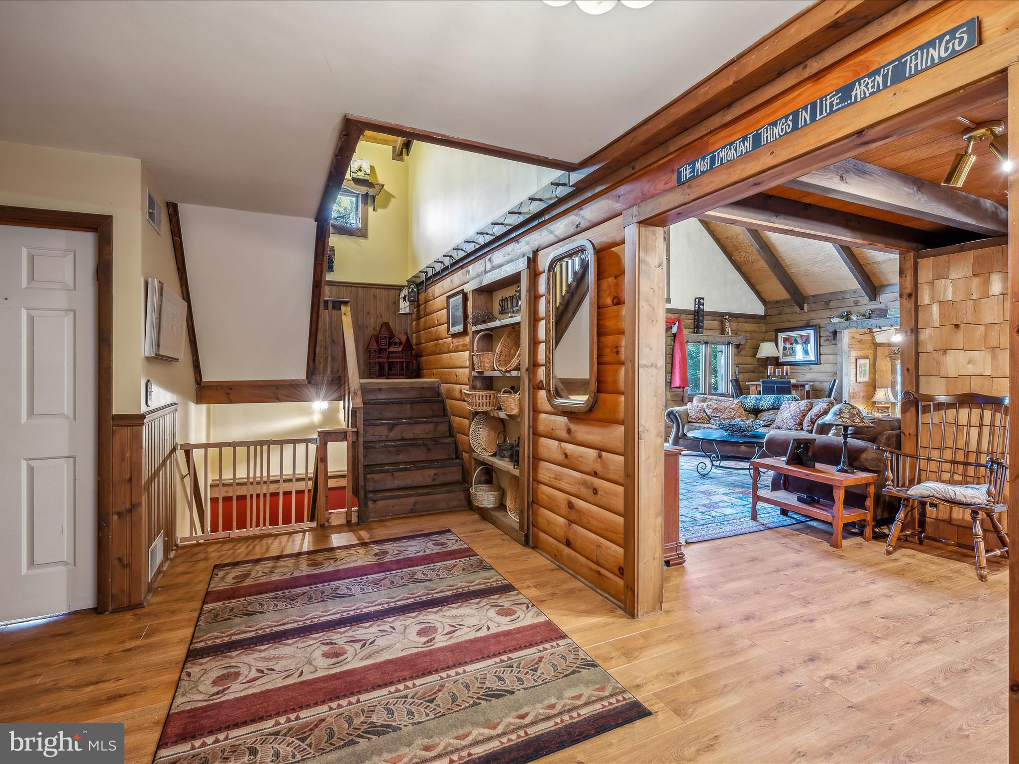 COLONIAL VILLAGE - Residential