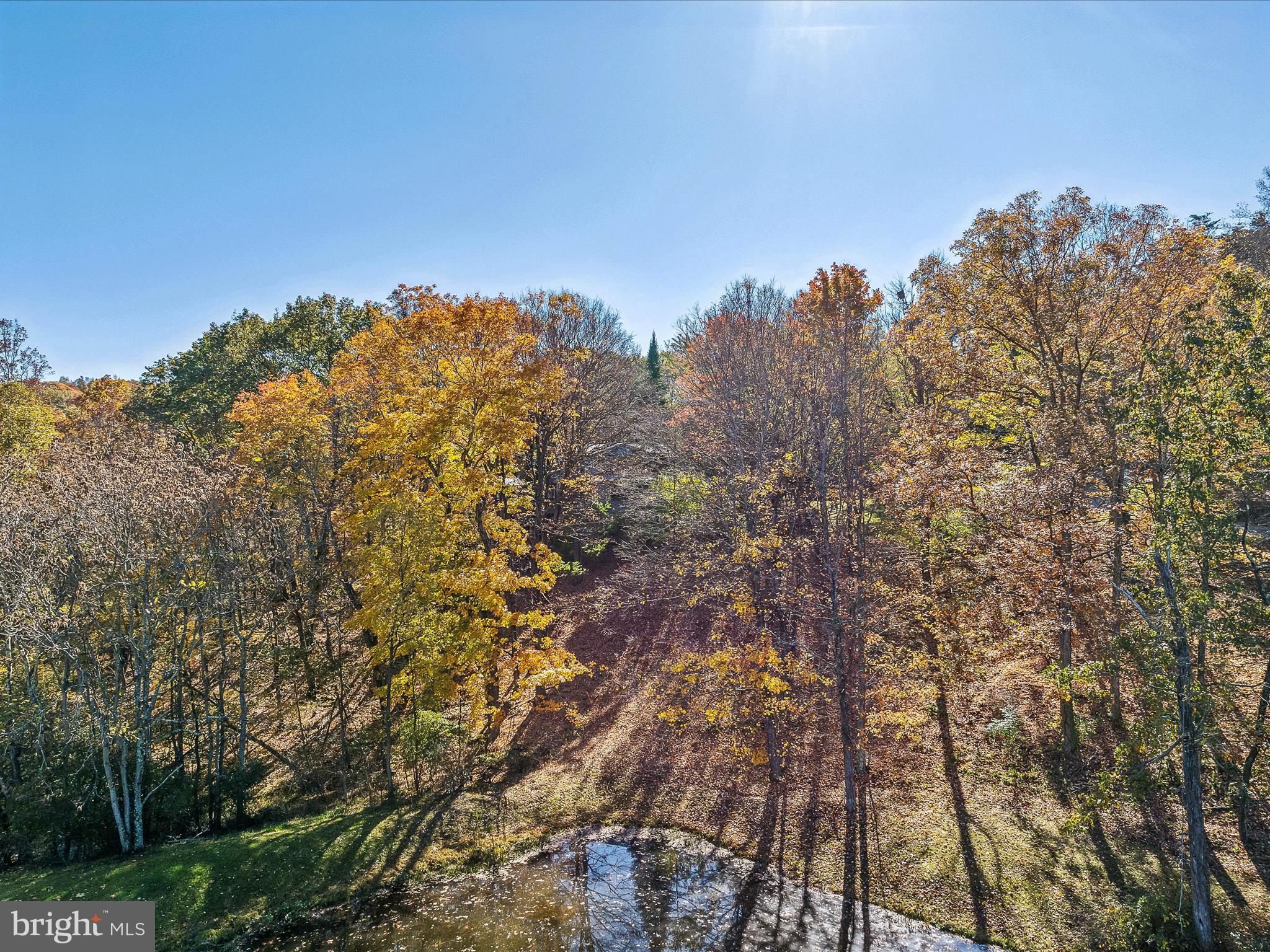 COLONIAL VILLAGE - Residential