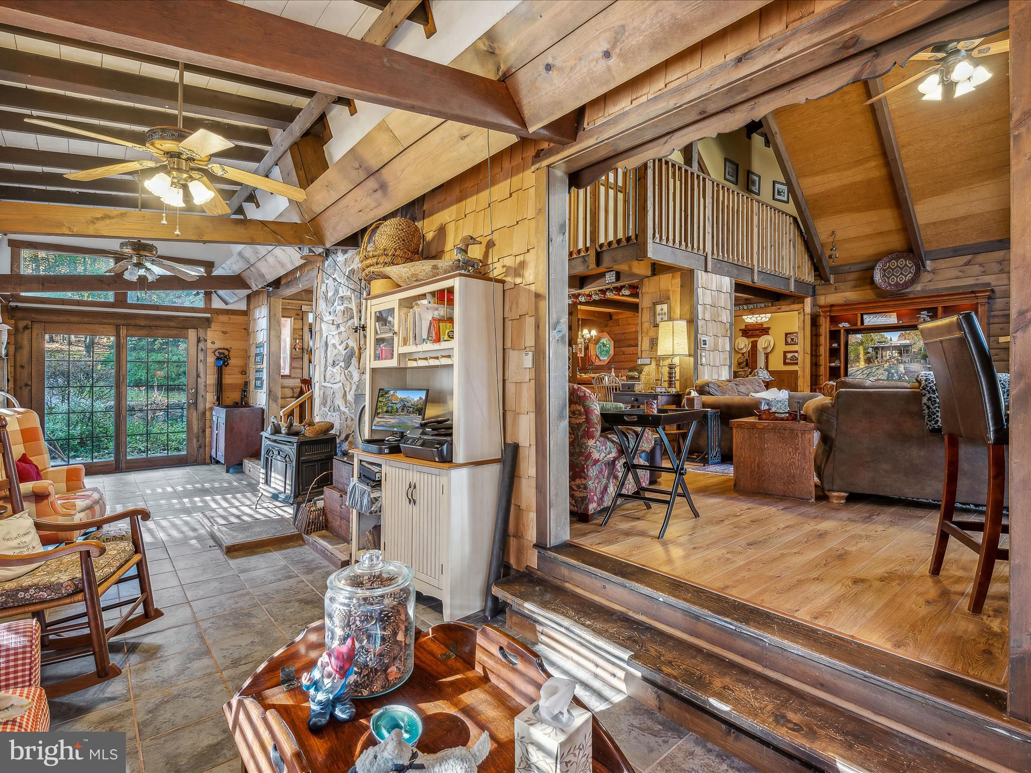 COLONIAL VILLAGE - Residential