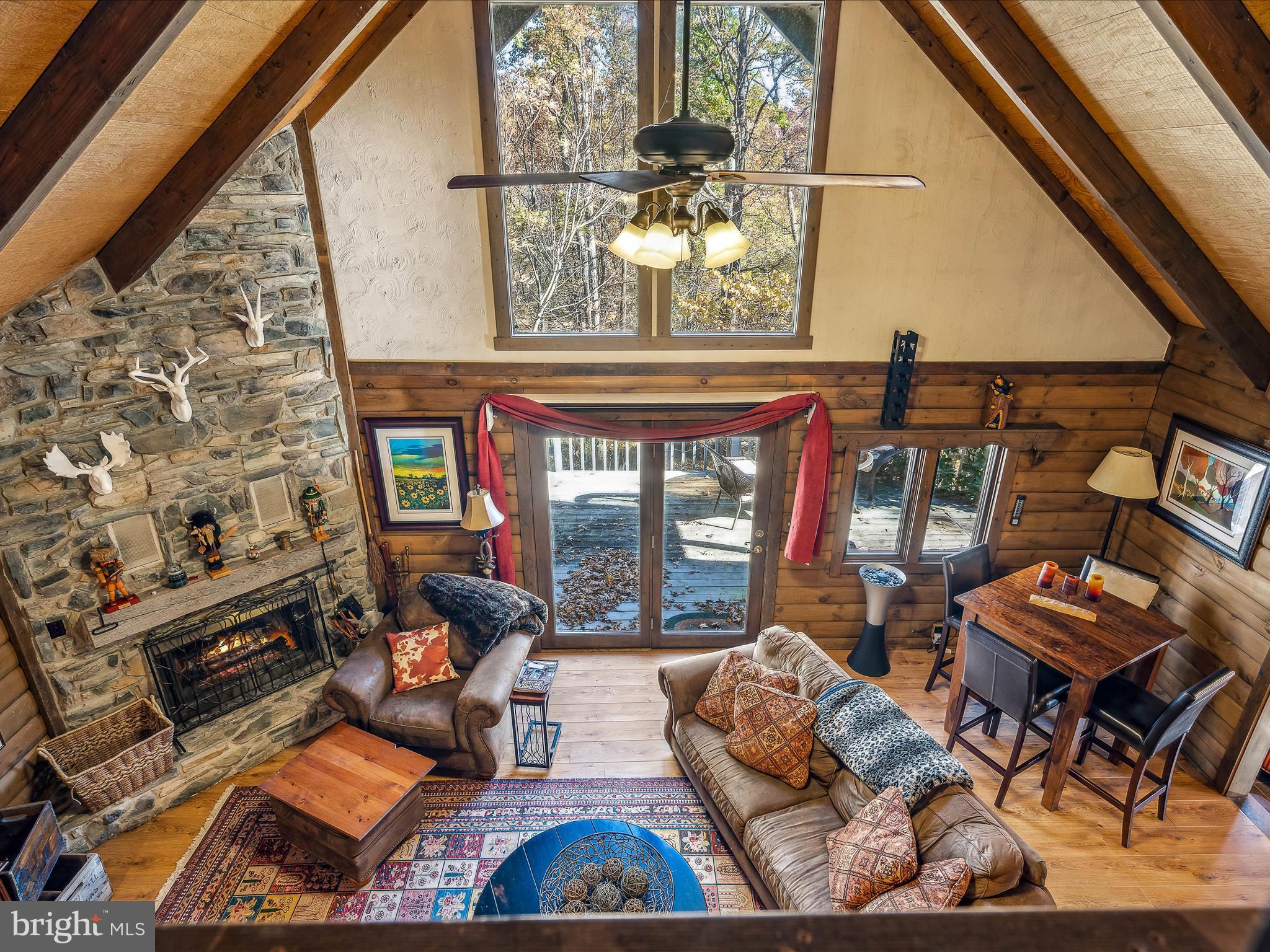 COLONIAL VILLAGE - Residential