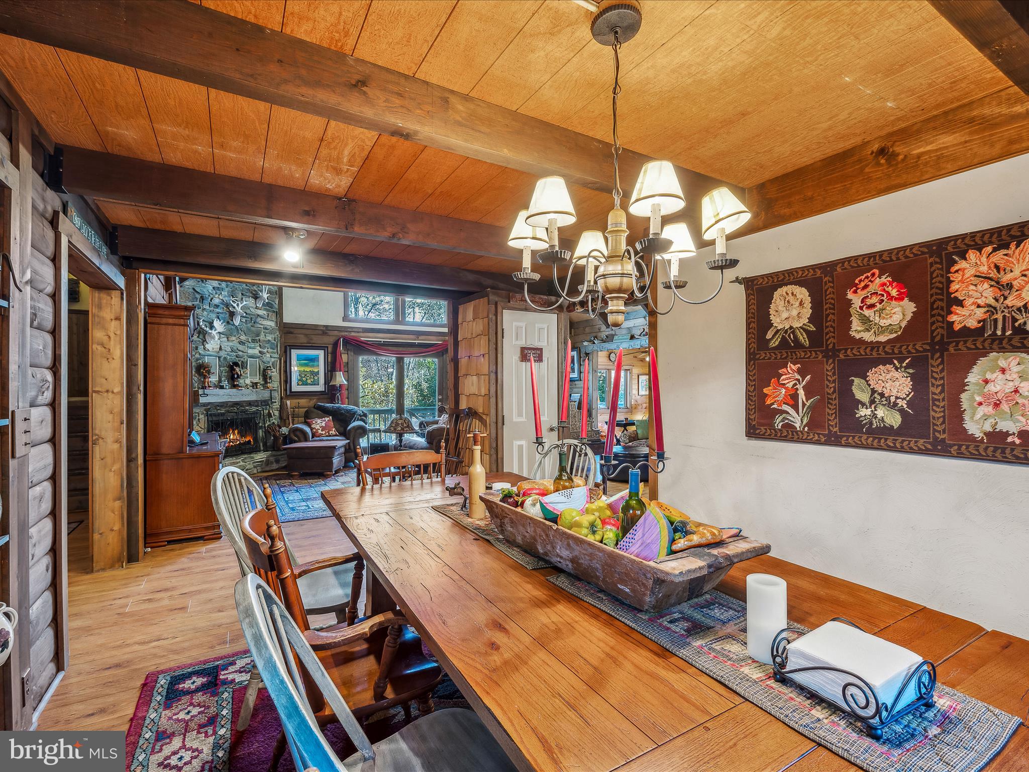 COLONIAL VILLAGE - Residential