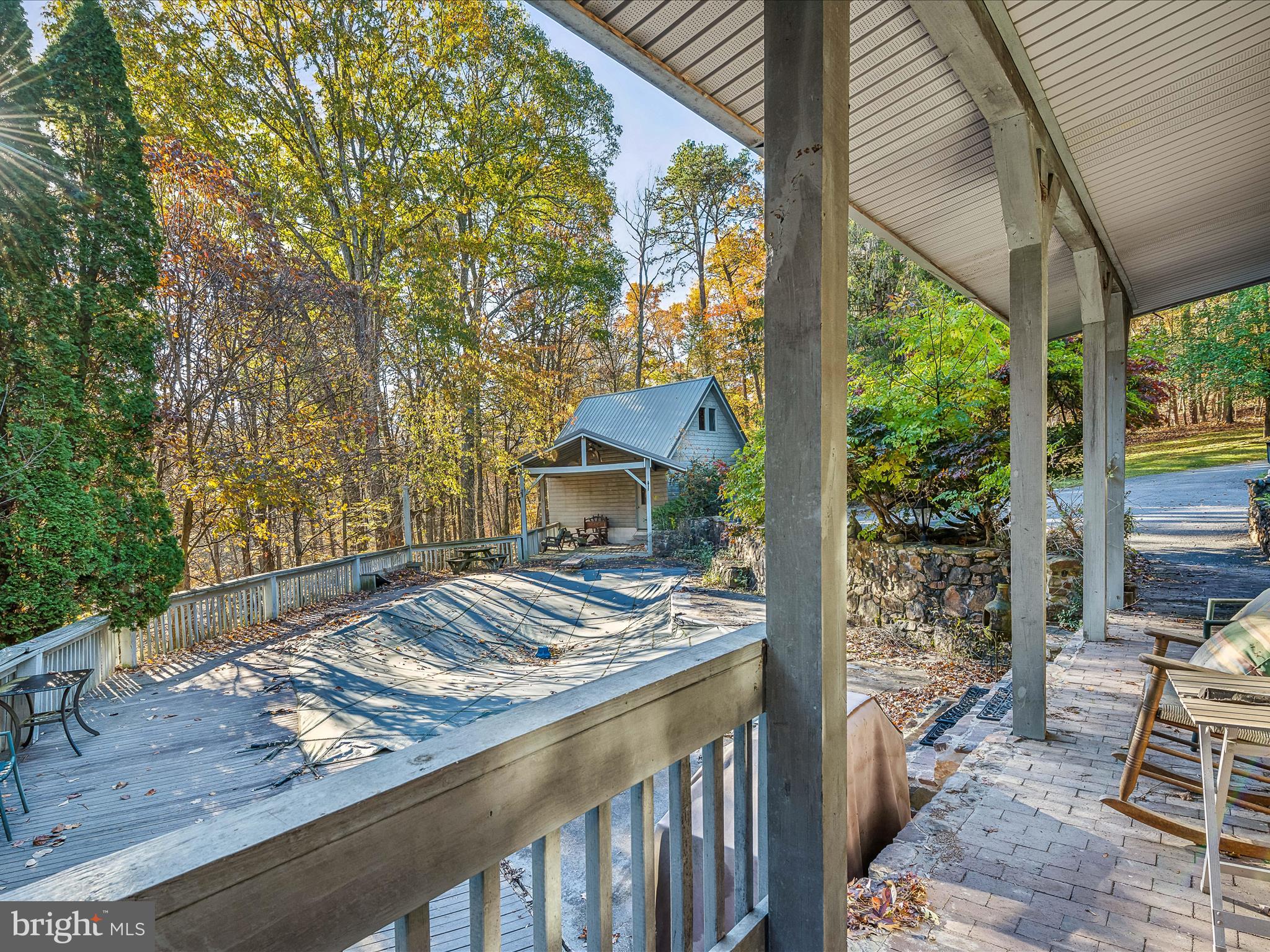 COLONIAL VILLAGE - Residential