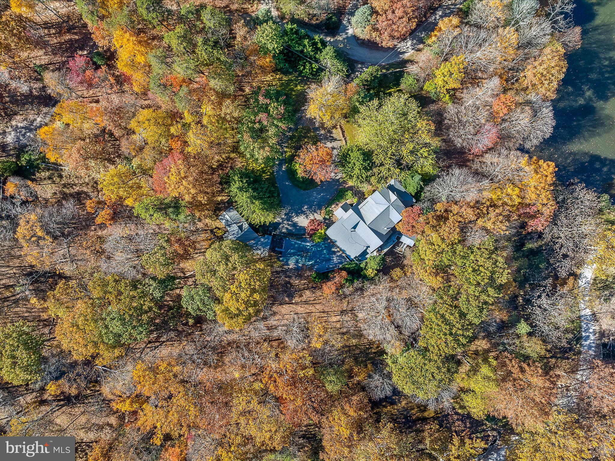 COLONIAL VILLAGE - Residential