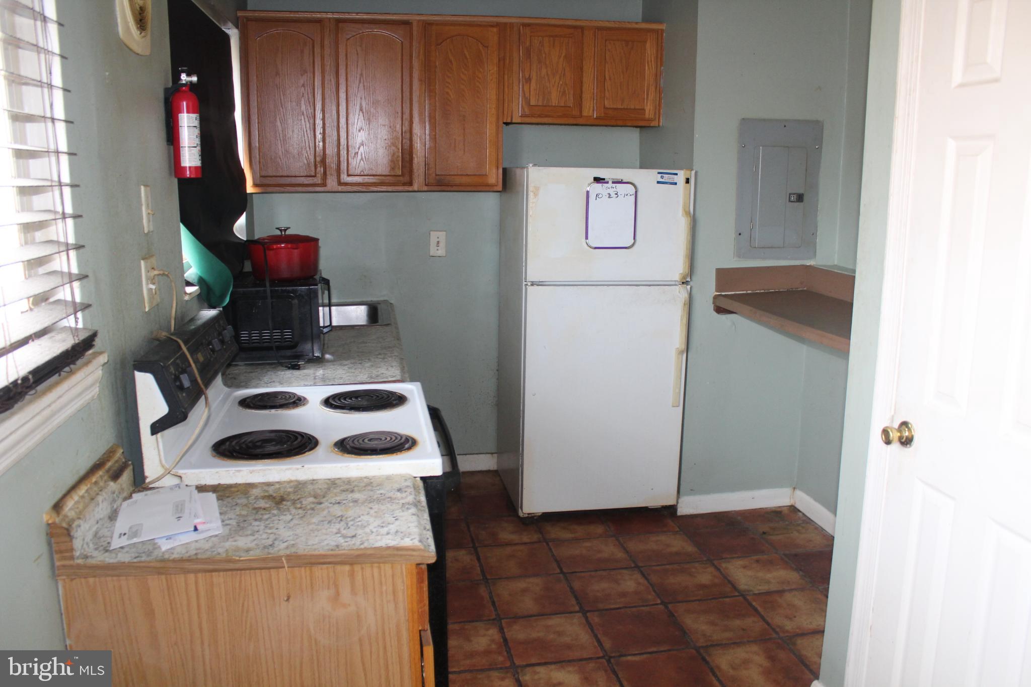 236 VARNUM STREET NE