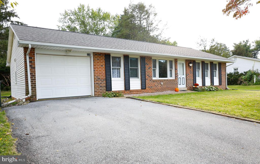 Photo of 338 E Oregon Road, LITITZ, PA 17543 (MLS # PALA2076586)