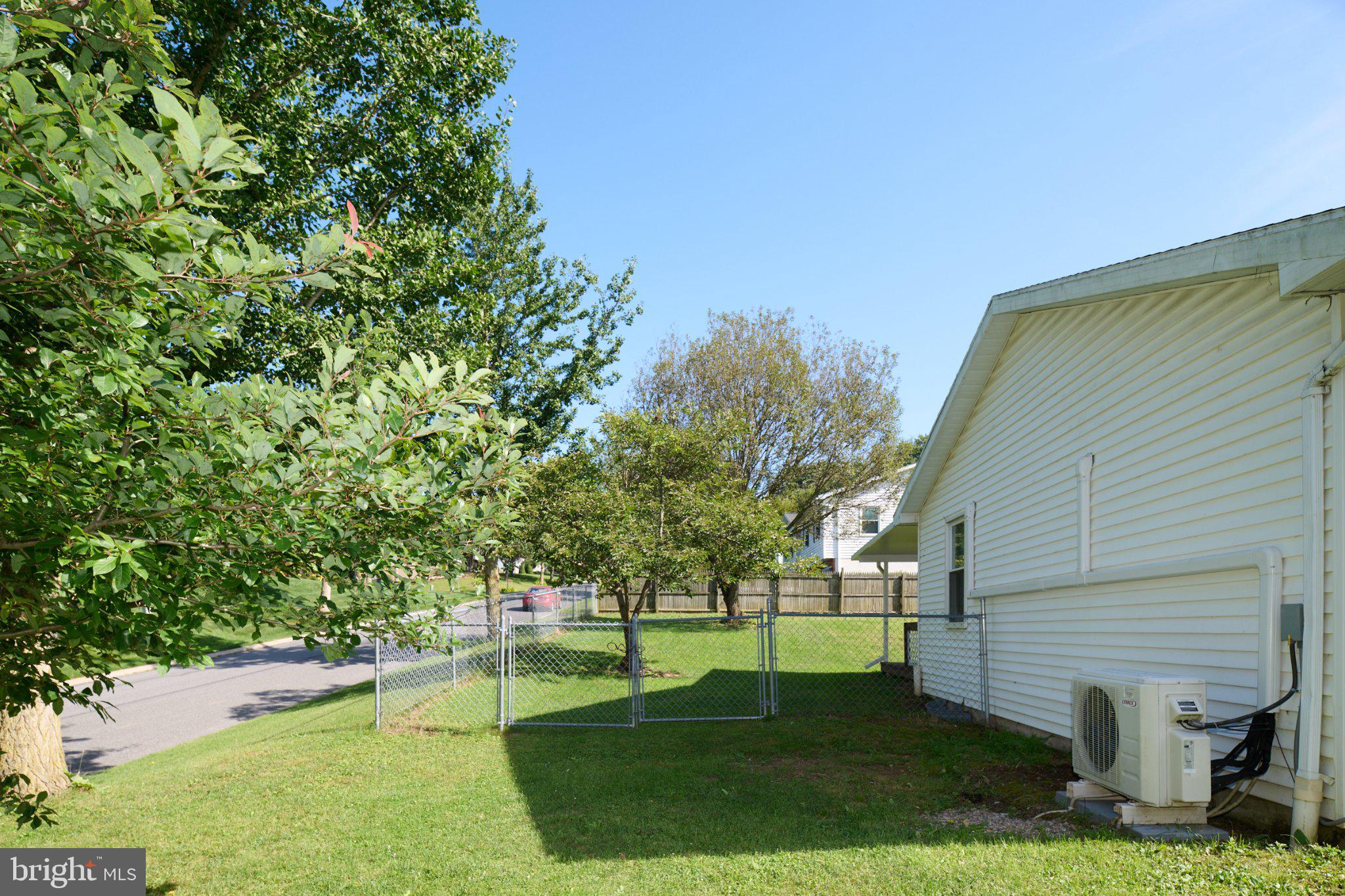 136 CREEKSIDE DRIVE