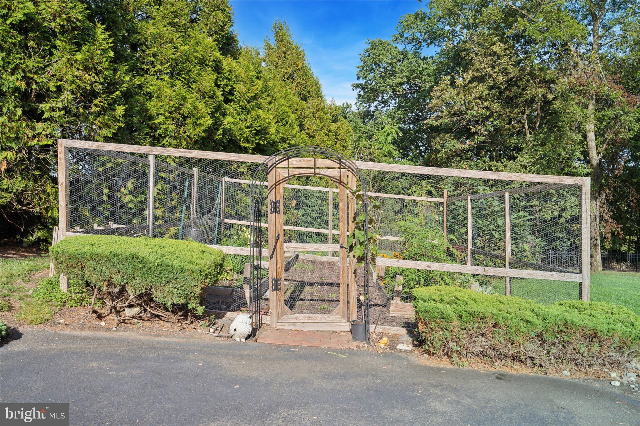 MOUNT EYRE MANOR - Residential