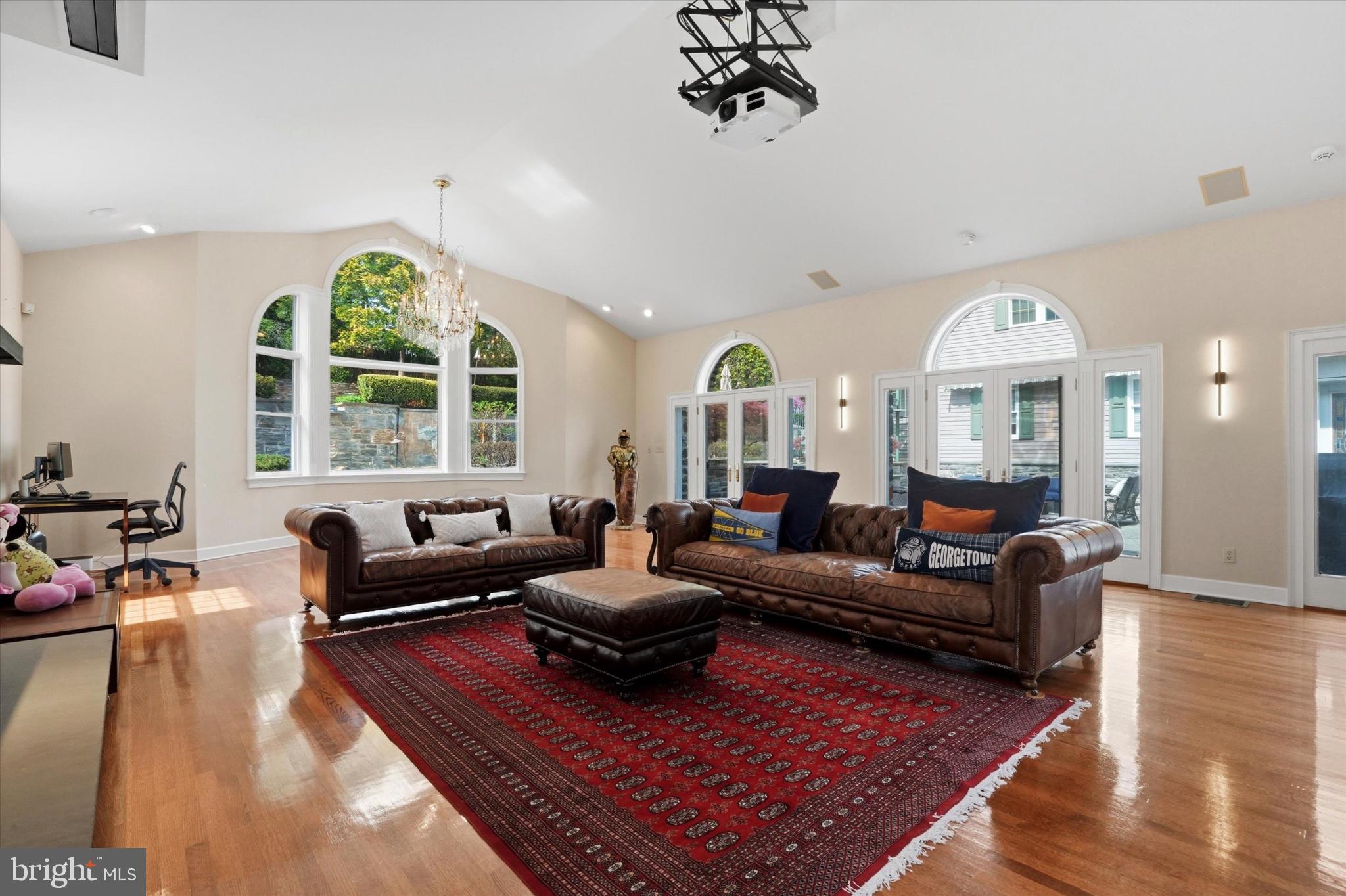 MOUNT EYRE MANOR - Residential