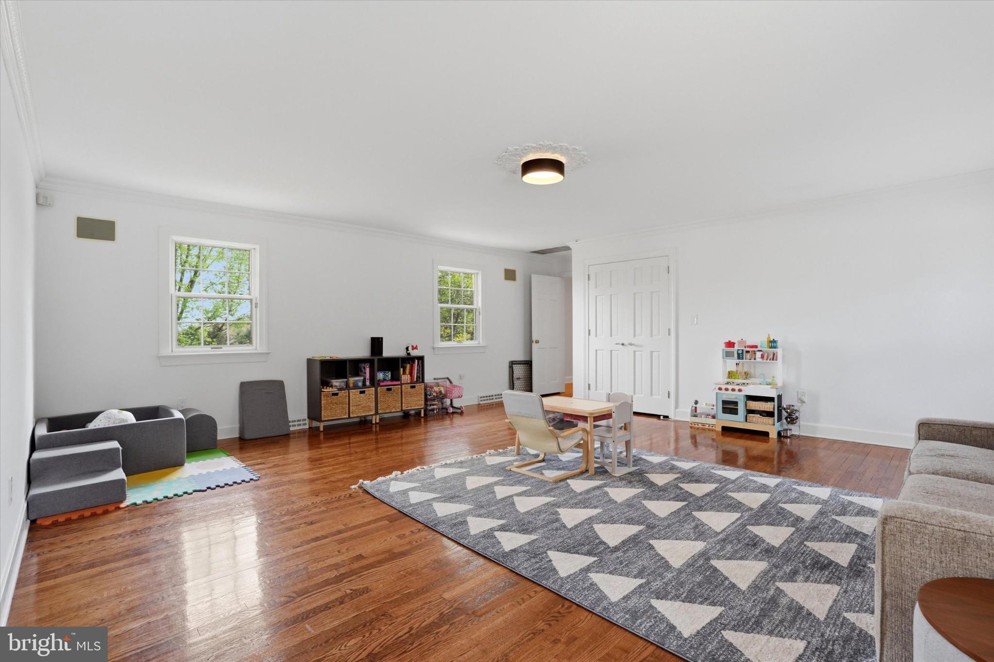 MOUNT EYRE MANOR - Residential