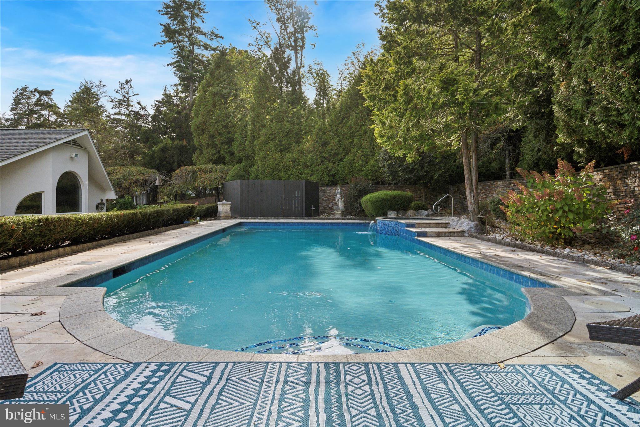 MOUNT EYRE MANOR - Residential