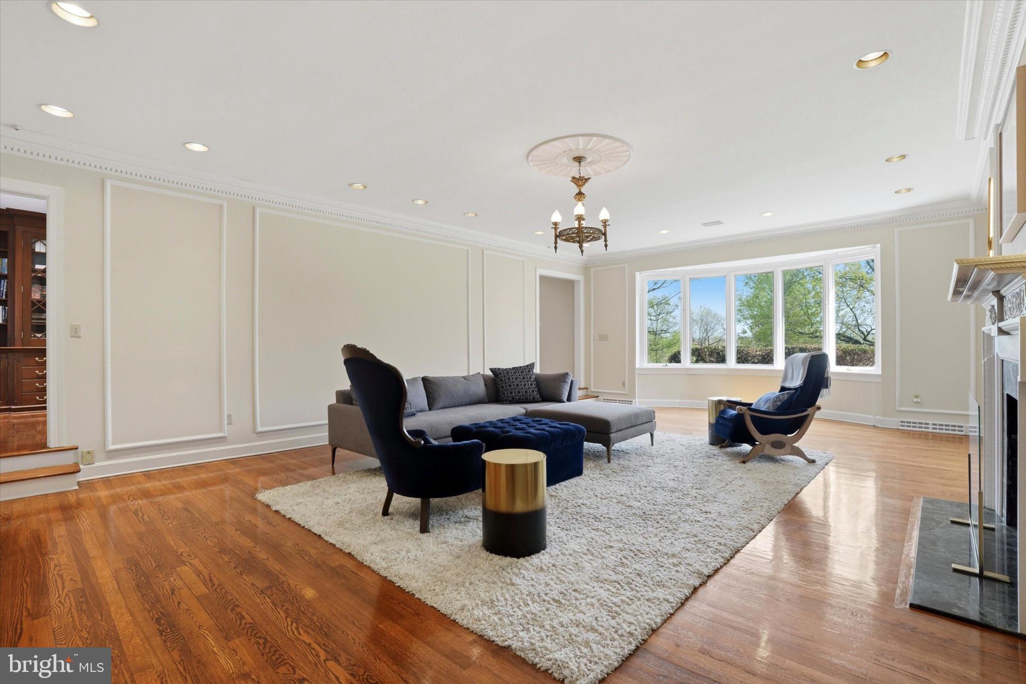 MOUNT EYRE MANOR - Residential