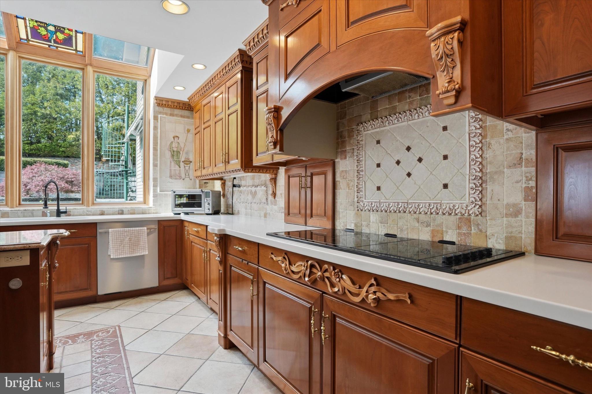 MOUNT EYRE MANOR - Residential