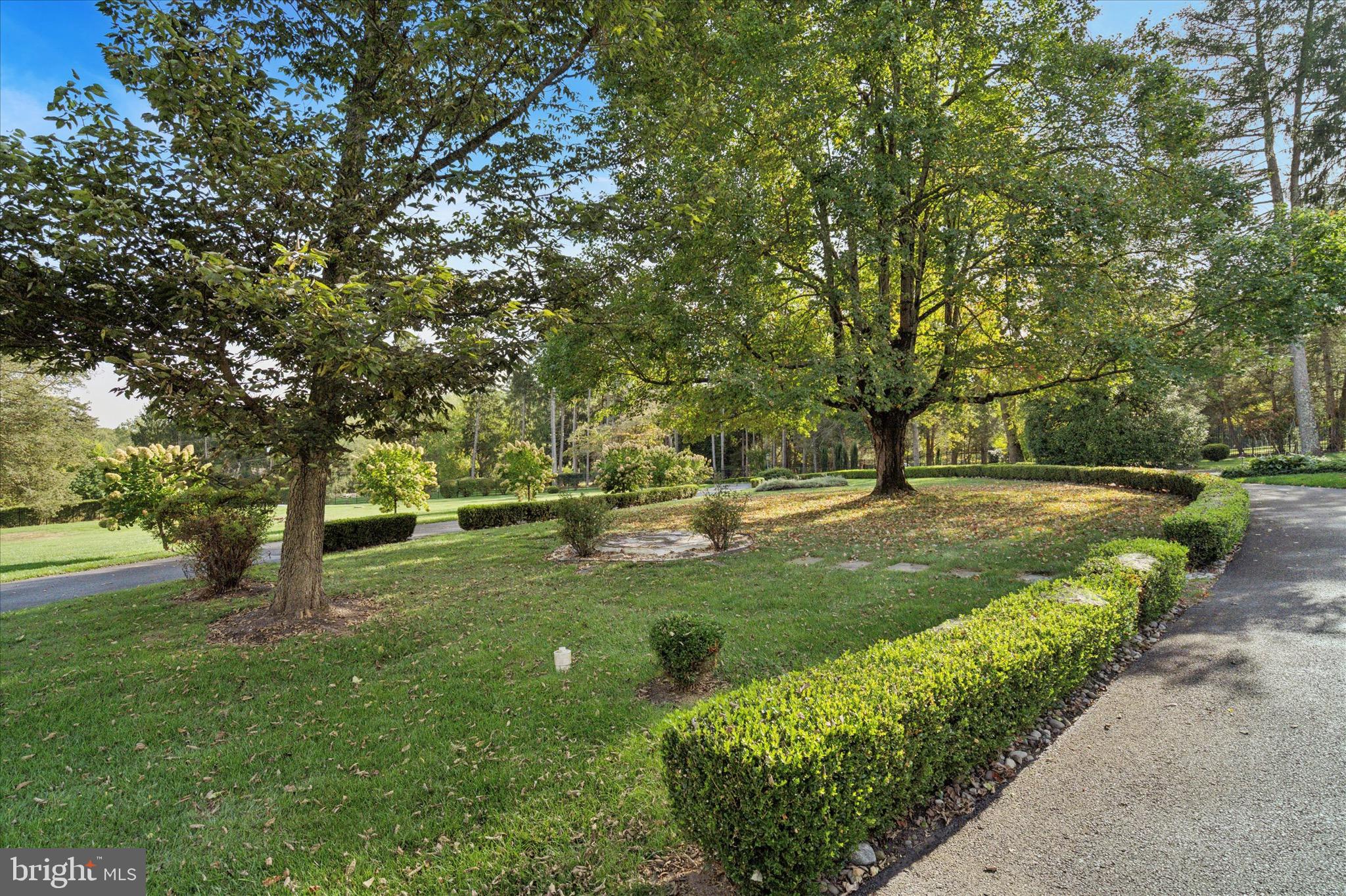 MOUNT EYRE MANOR - Residential