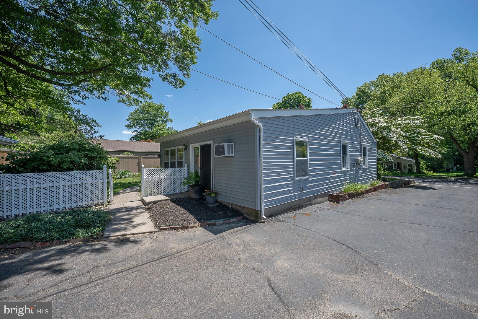 WILLOW GROVE - Residential