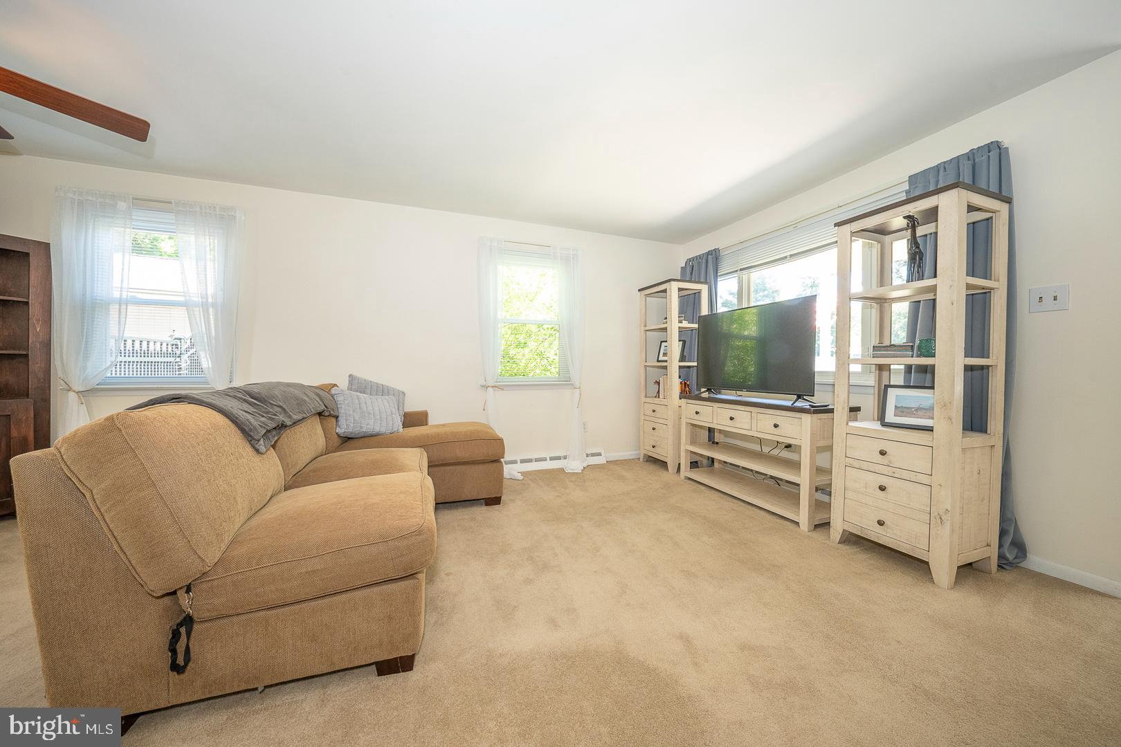 WILLOW GROVE - Residential