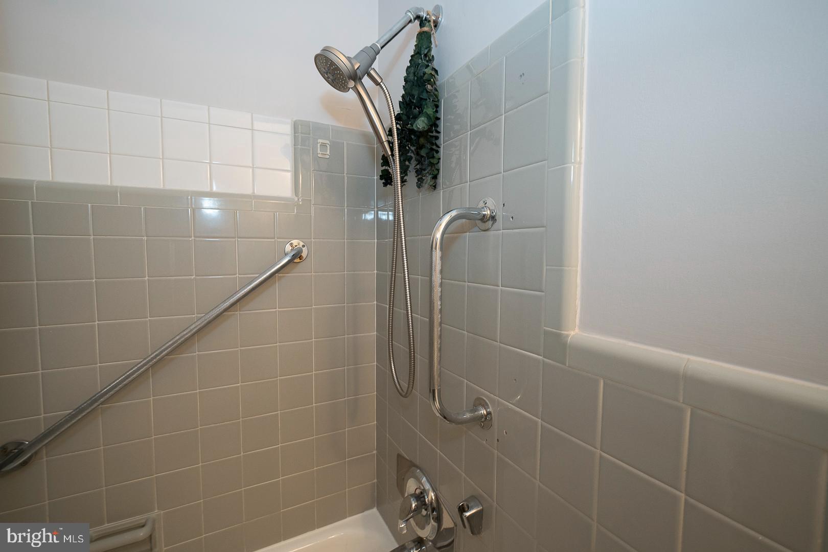 WILLOW GROVE - Residential