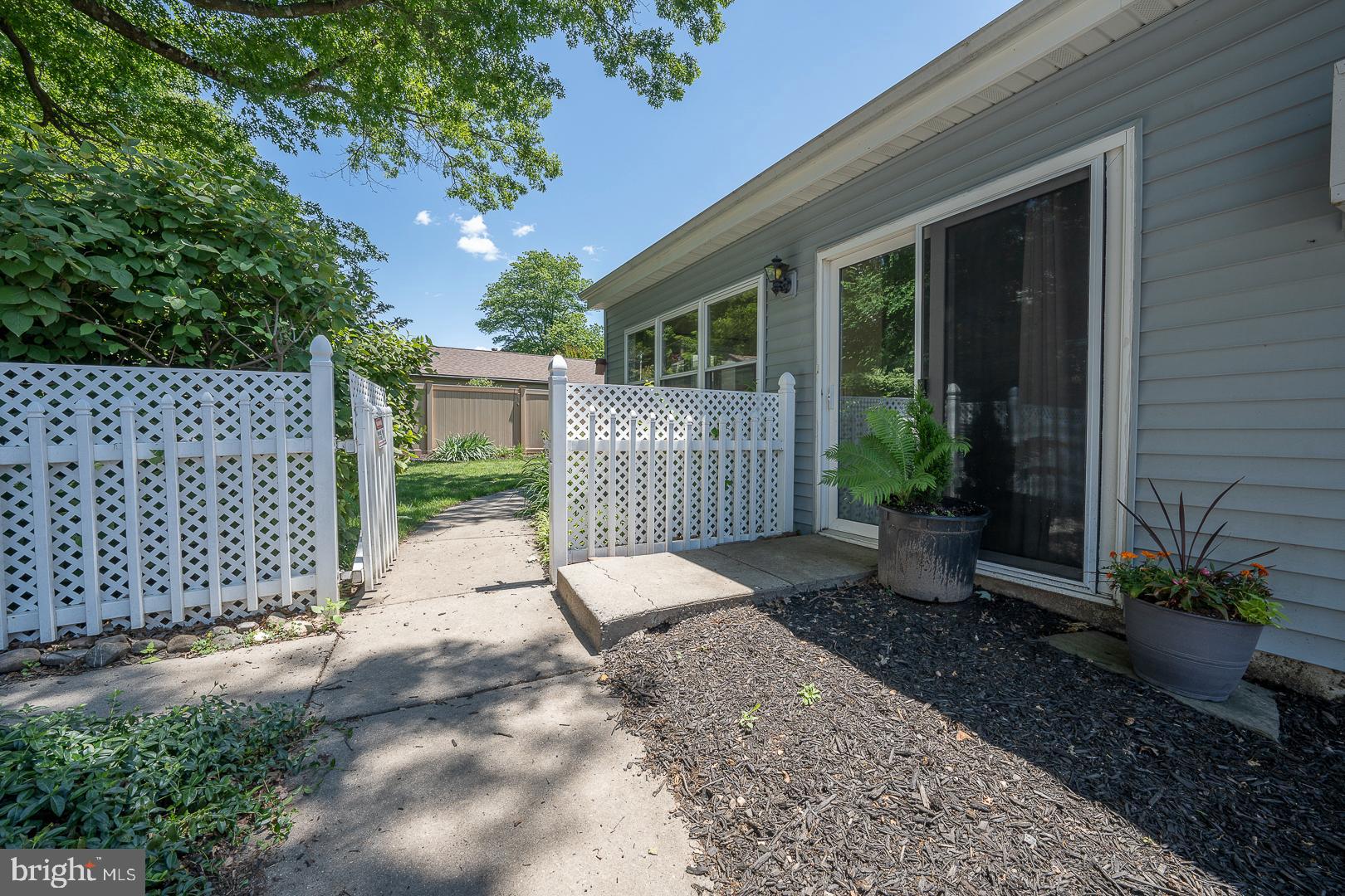 WILLOW GROVE - Residential