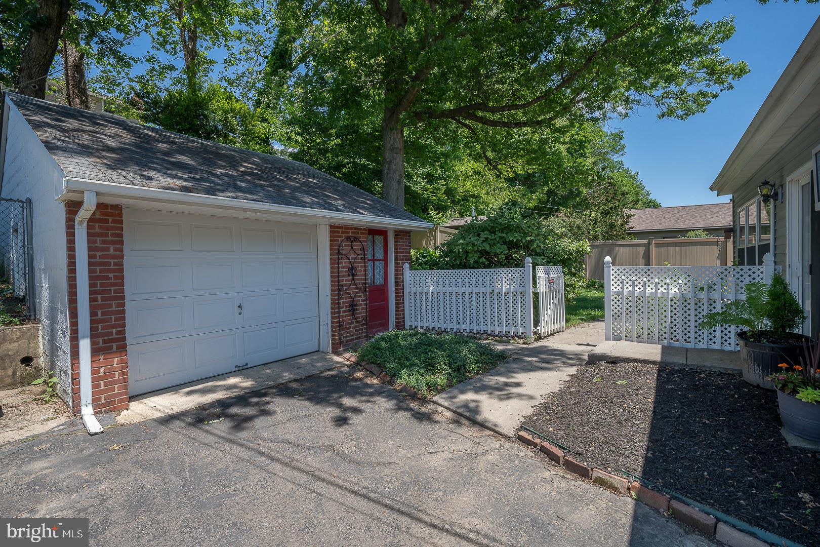 WILLOW GROVE - Residential