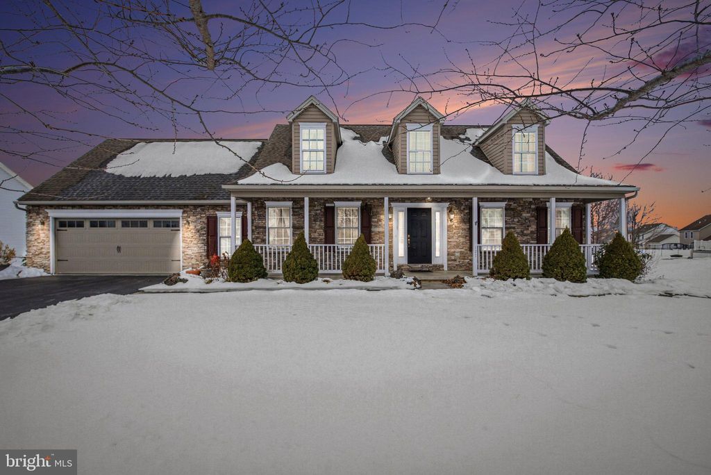 Photo of 127 Coventry Dr, CARLISLE, PA 17015 (MLS # PACB2050274)