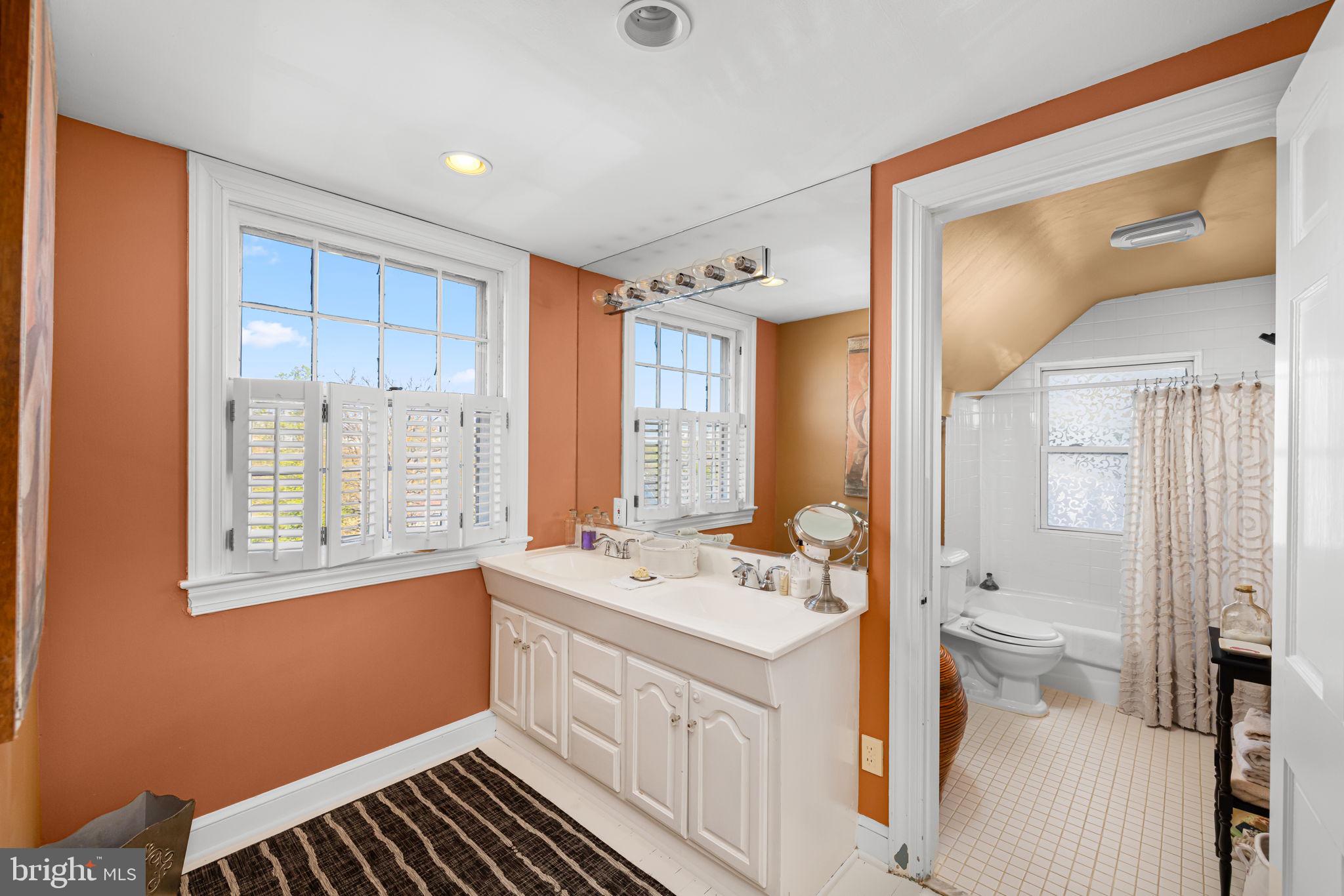 AURORA HILLS - Residential Lease