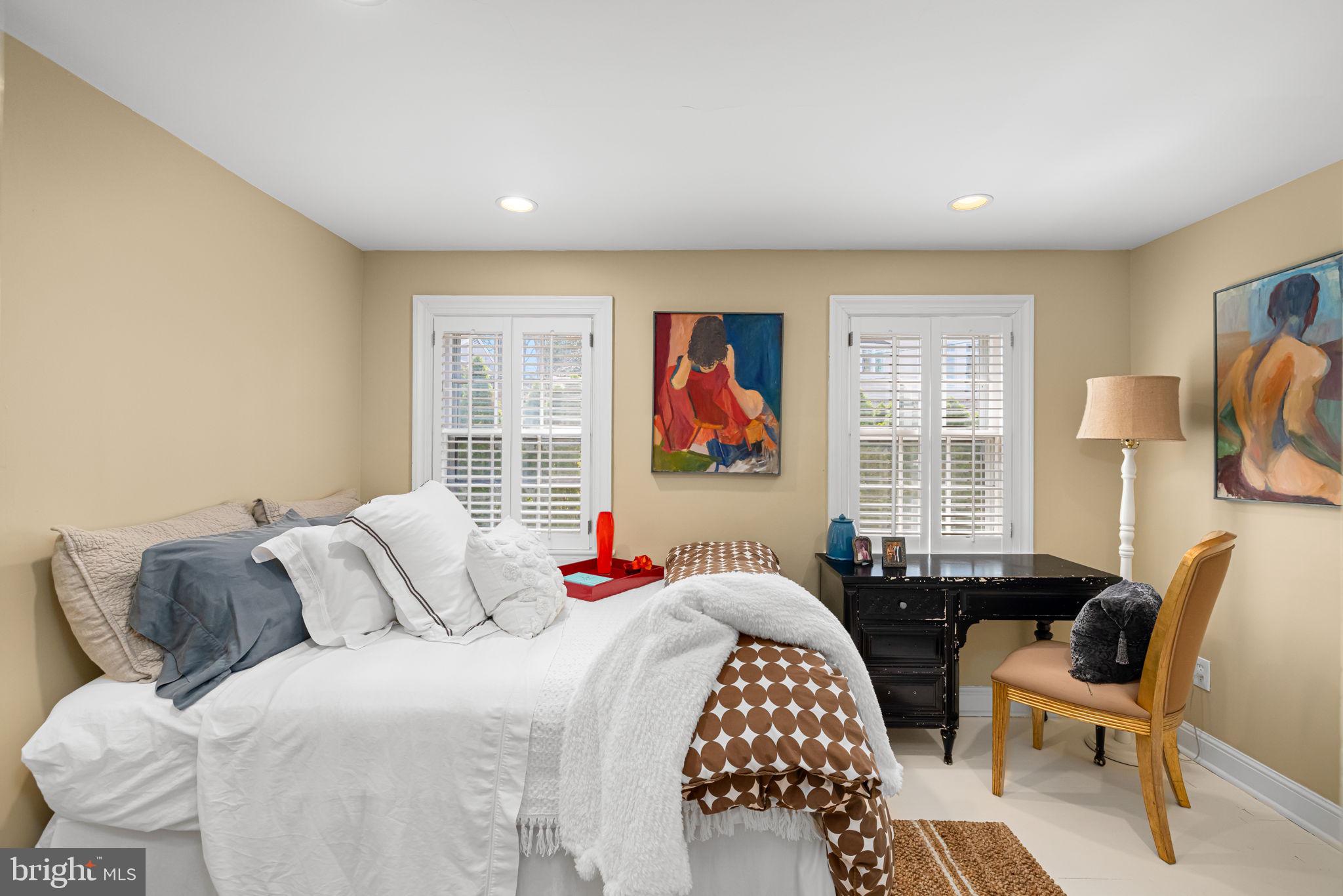 AURORA HILLS - Residential Lease