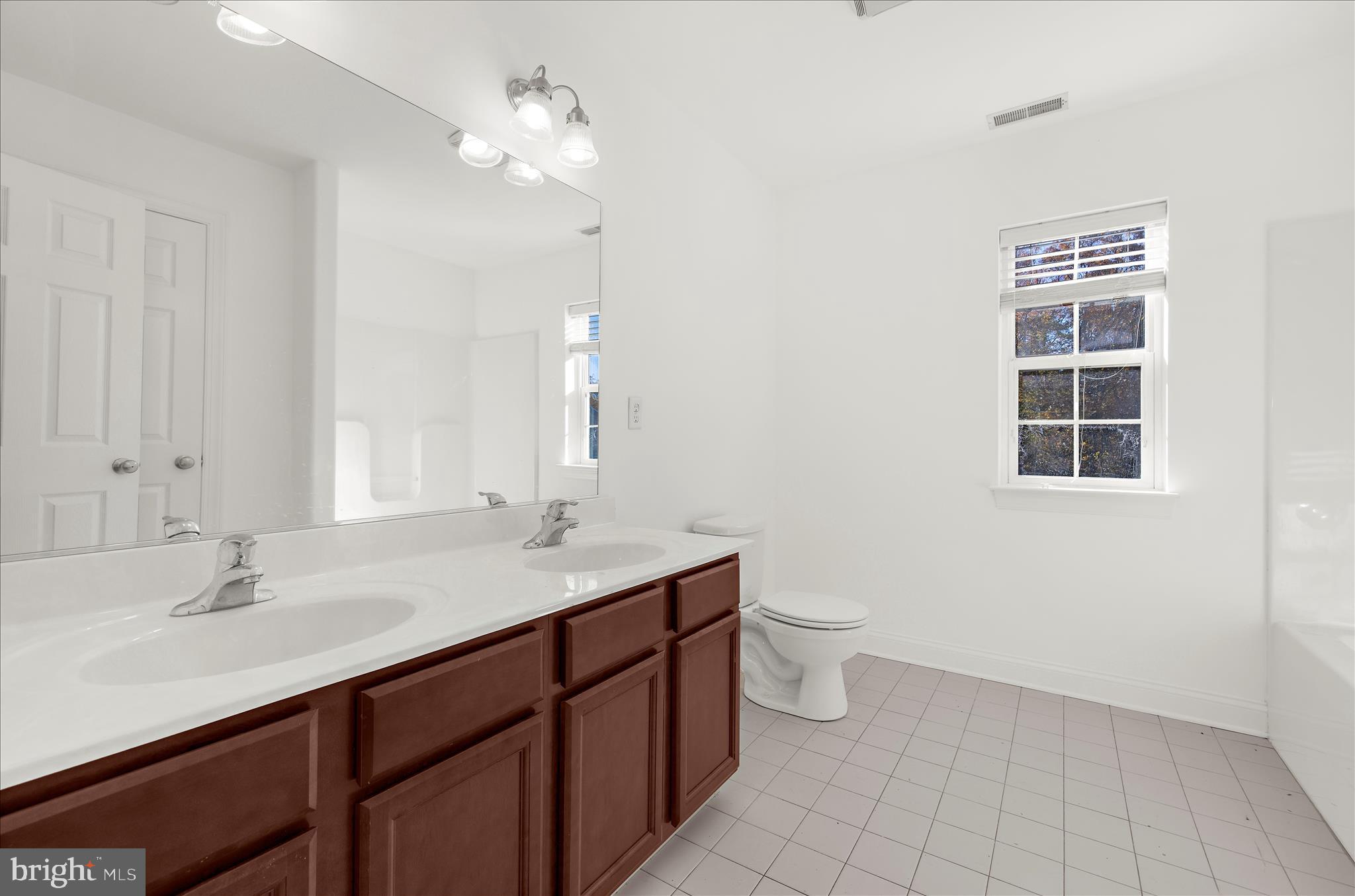 THE PRESERVE AT SOUTHEAST CREEK - Residential