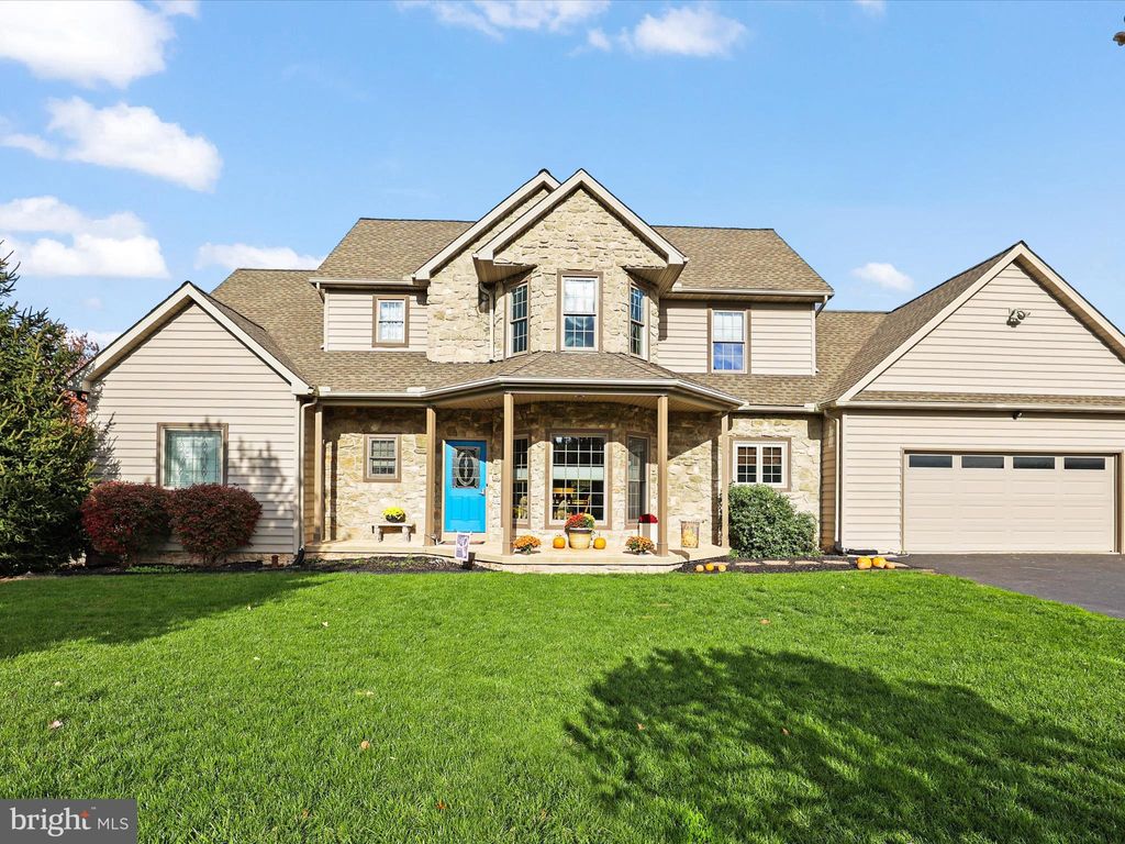 Photo of 2340 Barrister Drive, YORK, PA 17404 (MLS # PAYK2091616)