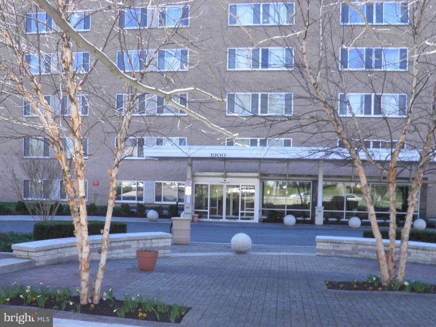 SUN-FILLED/UPDATED 1BR W/LARGE BALCONY. BEAUTIFUL SKYLINE VIEWS. FRESHLY PAINTED.LOTS OF CLOSET STORAGE. WOOD FLRS & MORE.RENT INCLUDES; UTILITIES, OUTDOOR PRKNG & ALL AMENITIES BLDG OFFERS.BUS STOP @ CORNER OF BLDG. NO SMOKING ALLOWED IN HOME. 1 PET ONLY CASE-BY-CASE W/ADD'T PET FEE.  MINS TO METRO,495/FDA/NIH/COLLEGE PARK/DC. APPLICATION FEE REQUIRED. FABULOUS LOCATION.