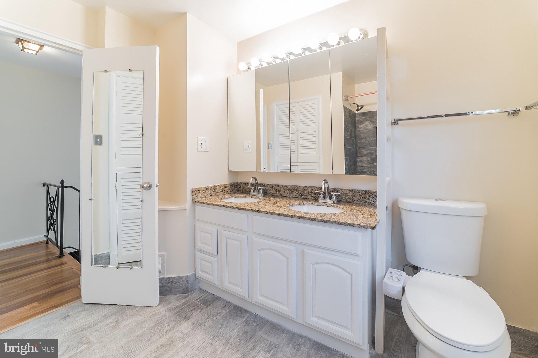 GREENWOOD KNOLLS - Residential