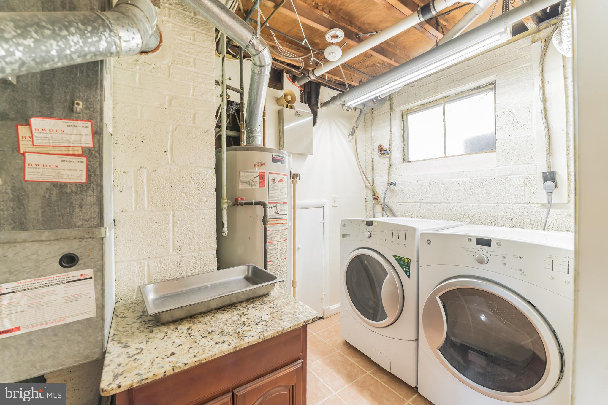 GREENWOOD KNOLLS - Residential