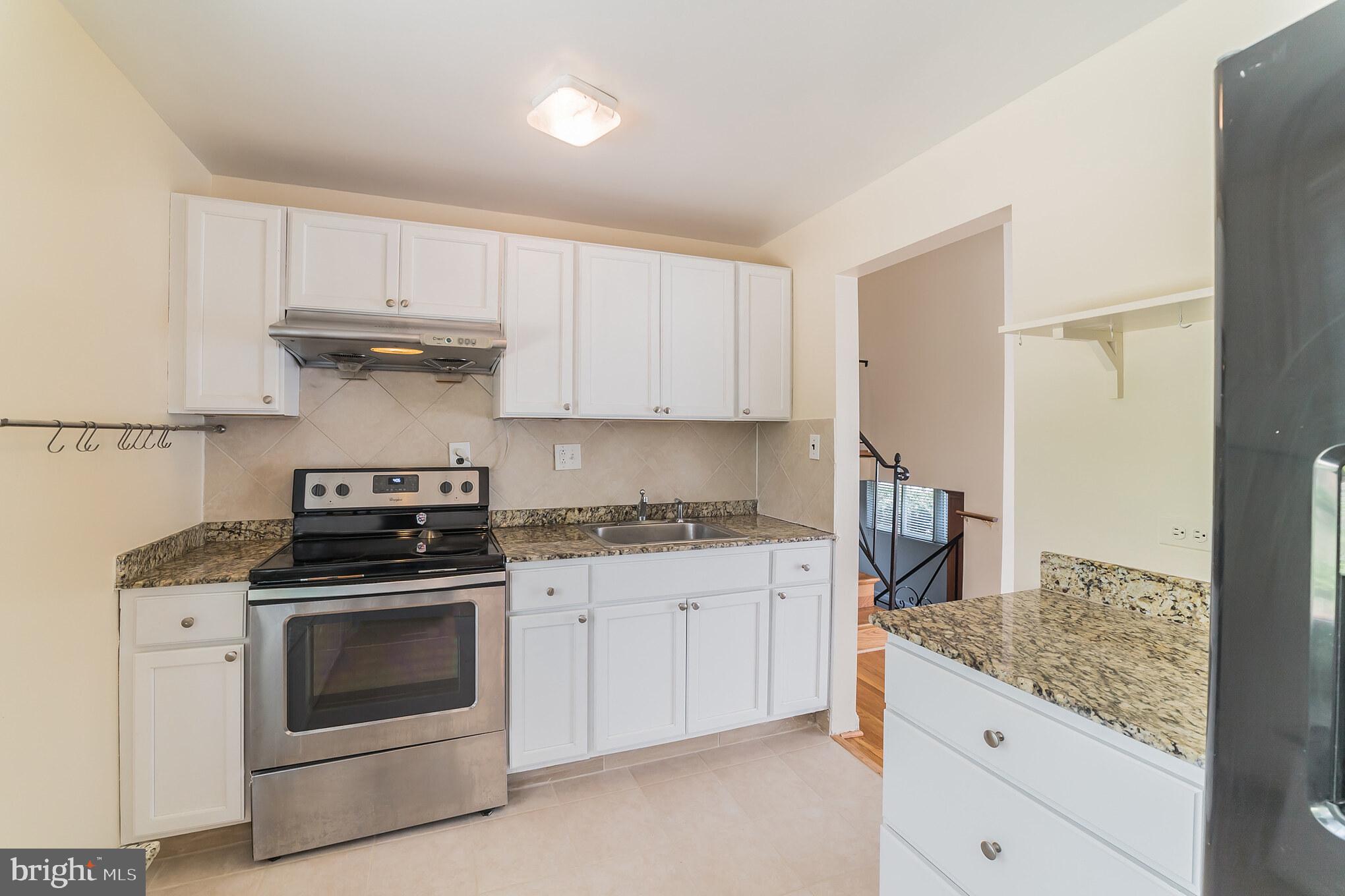 GREENWOOD KNOLLS - Residential